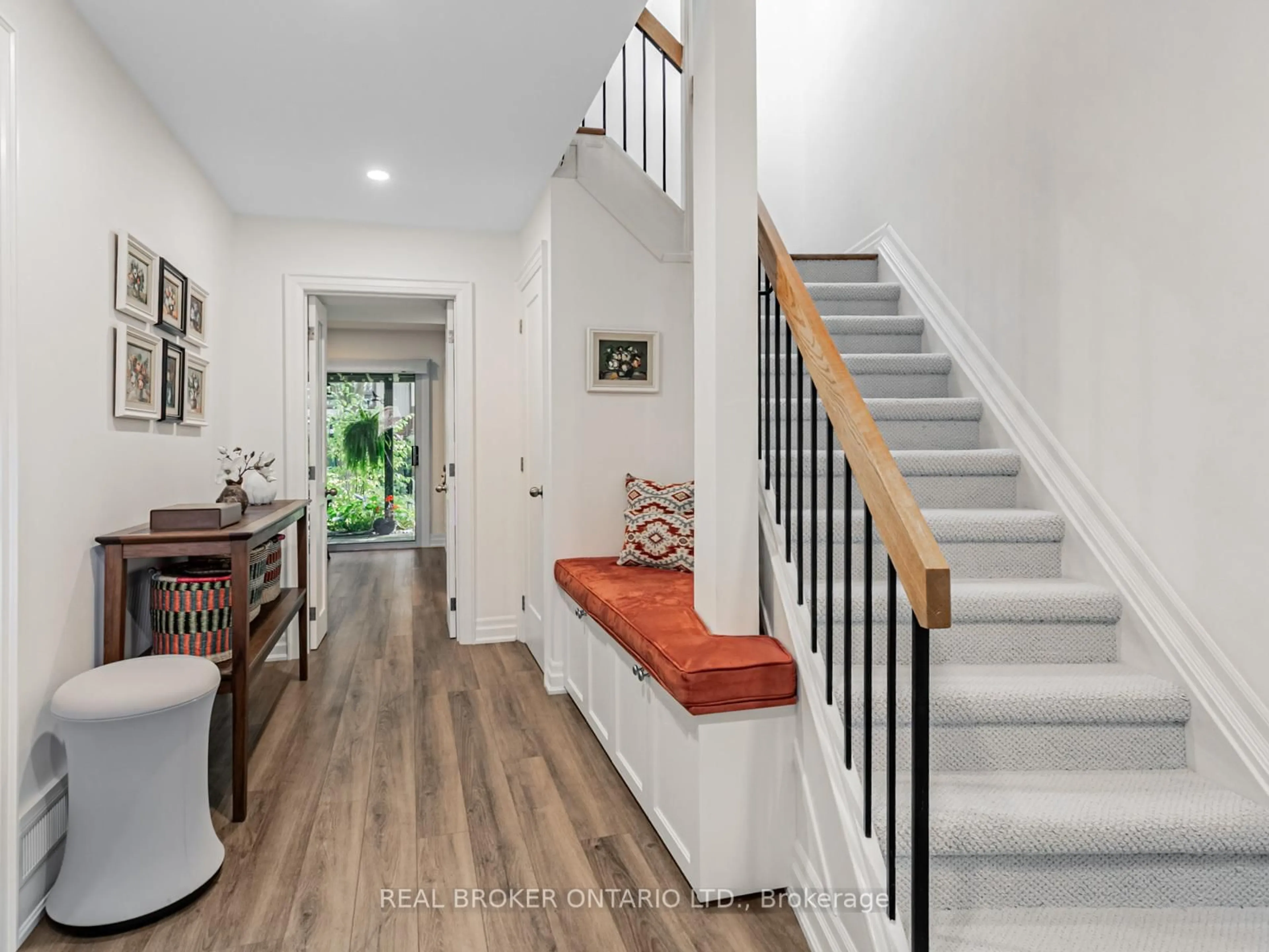 Indoor entryway for 1060 Walden Circ #27, Mississauga Ontario L5J 4J9