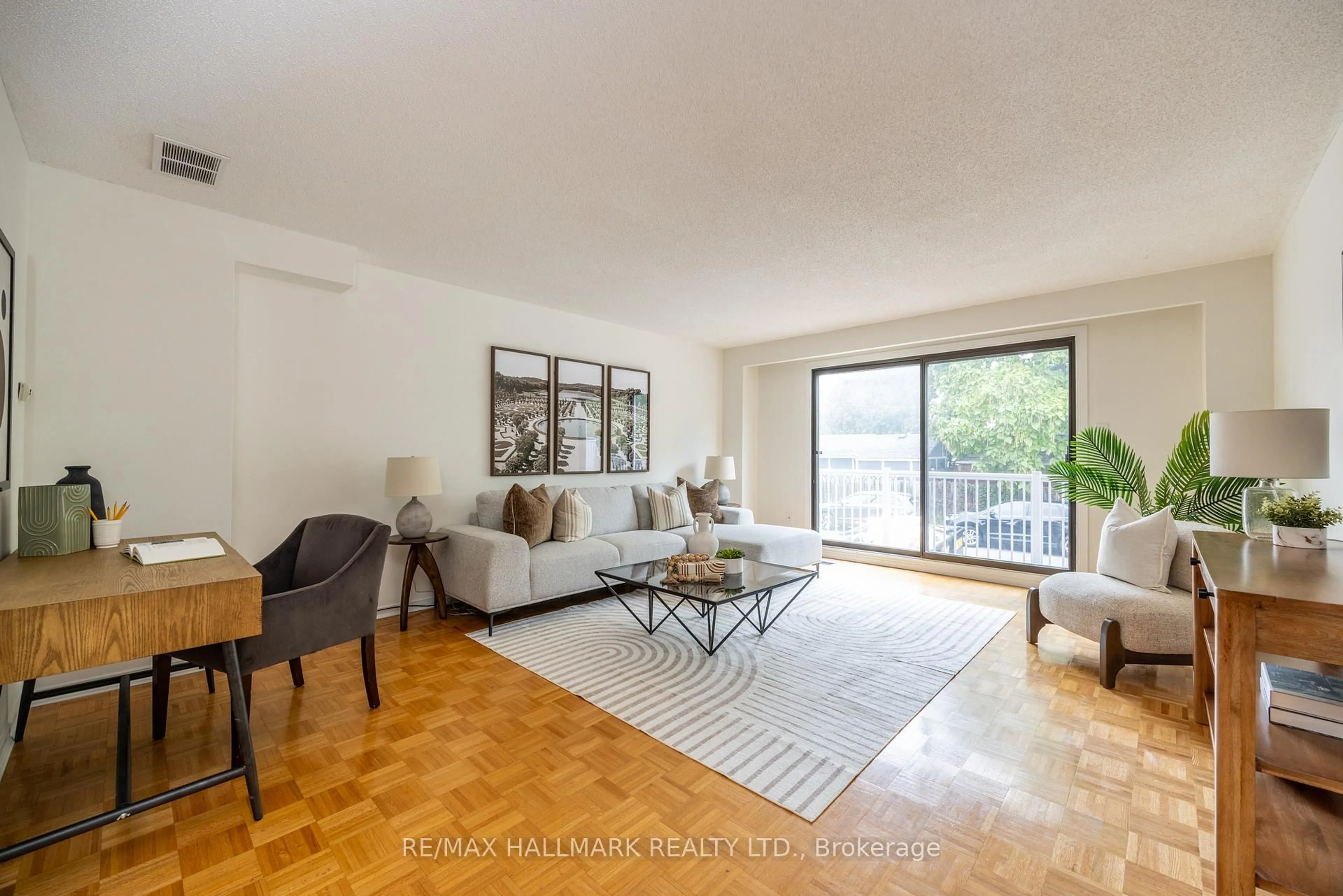 Living room with furniture, unknown for 12 Outlook Garden Blvd, Toronto Ontario M6N 4Z4