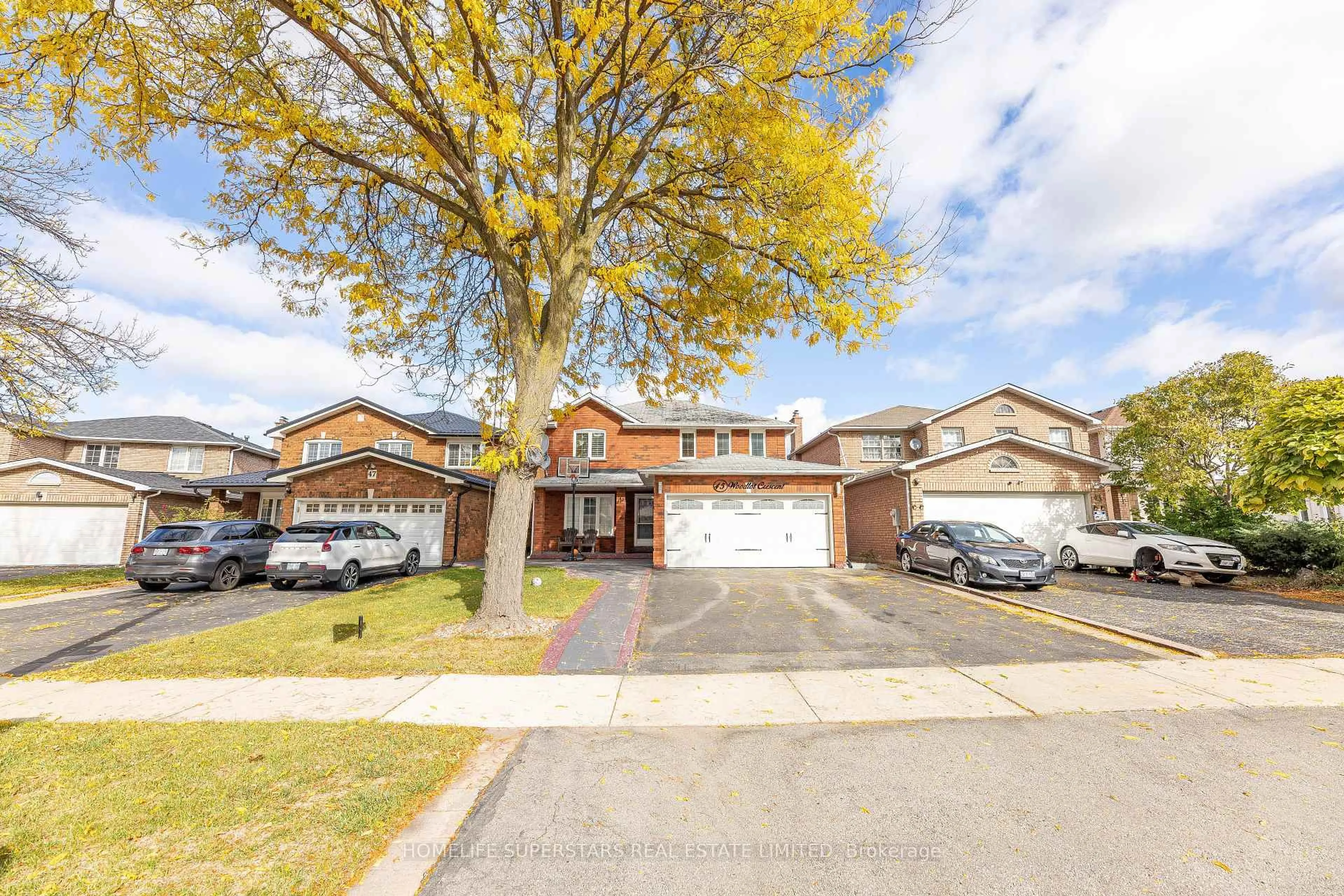 A pic from outside/outdoor area/front of a property/back of a property/a pic from drone, street for 45 Woodlot Cres, Toronto Ontario M9W 6T2