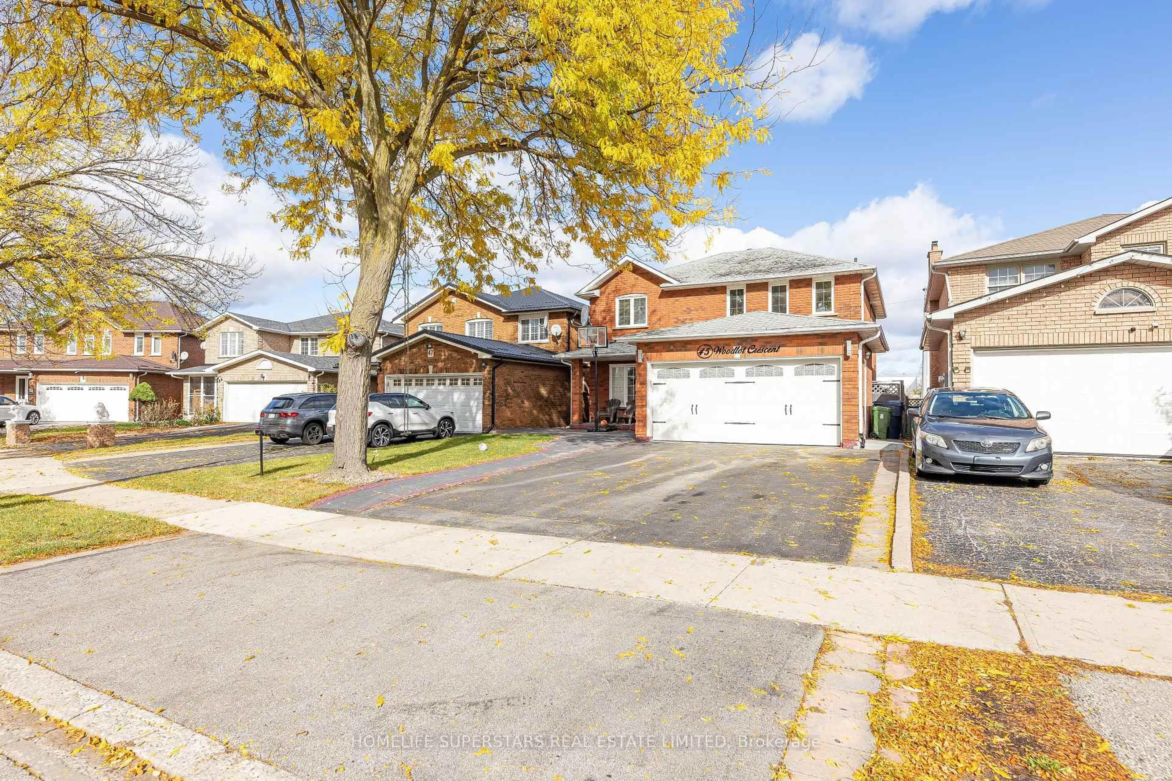 A pic from outside/outdoor area/front of a property/back of a property/a pic from drone, street for 45 Woodlot Cres, Toronto Ontario M9W 6T2