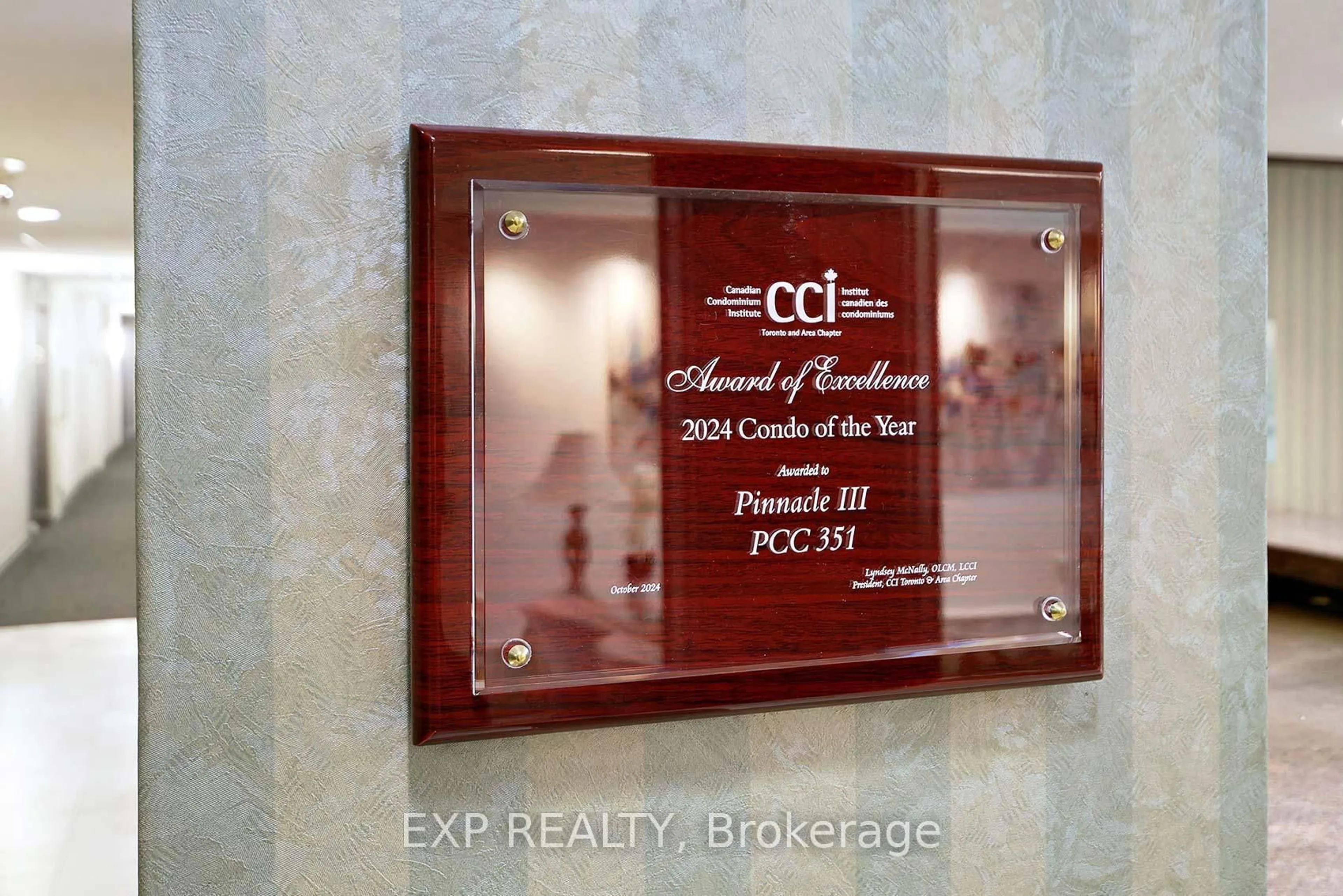 Indoor entryway for 330 Mill St #703, Brampton Ontario L6Y 3V3