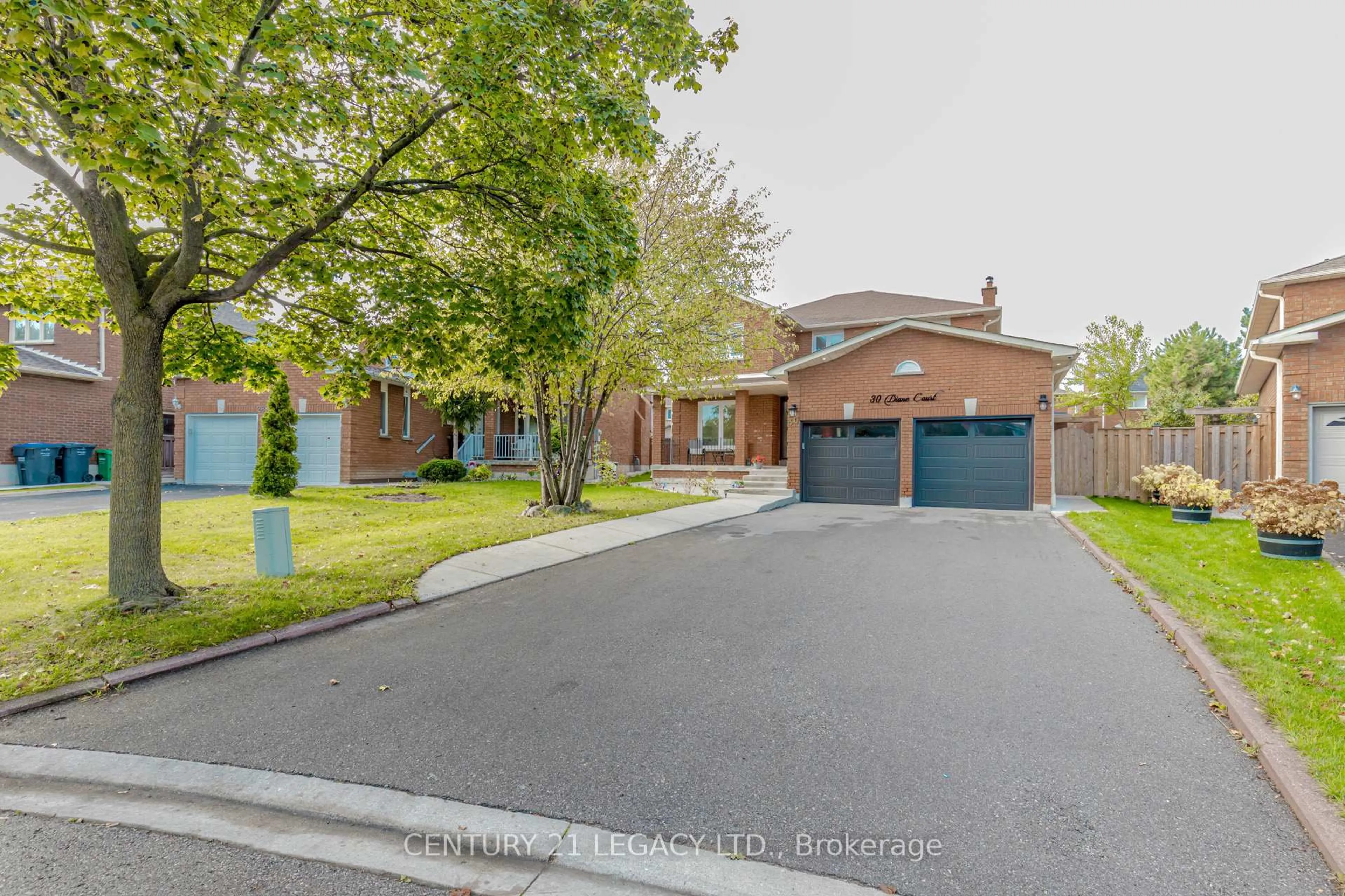 Home with brick exterior material, street for 30 Diane Crt, Brampton Ontario L6Y 3E2