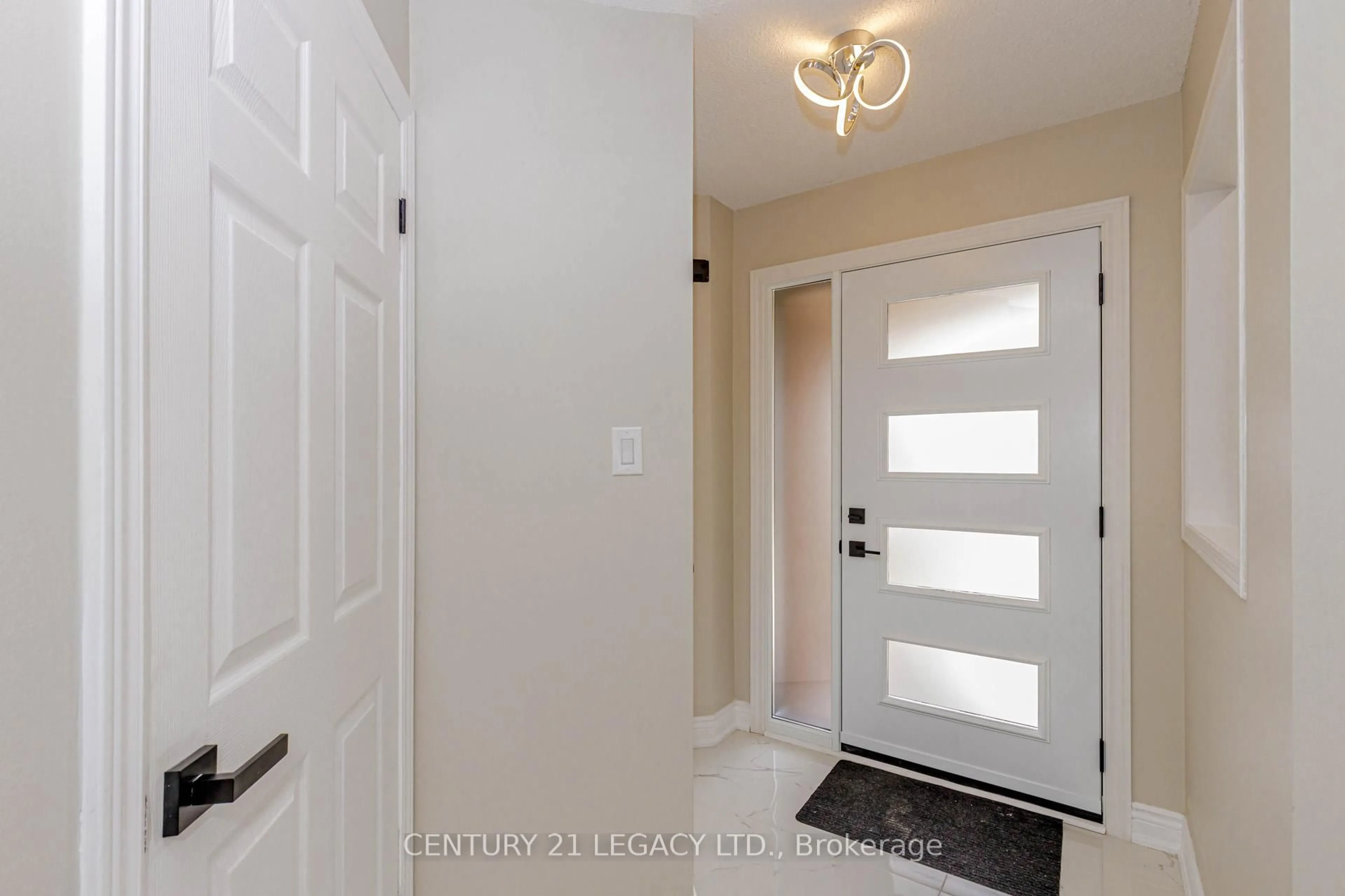 Indoor entryway for 23 Alaskan Summit Crt, Brampton Ontario L6R 1P1