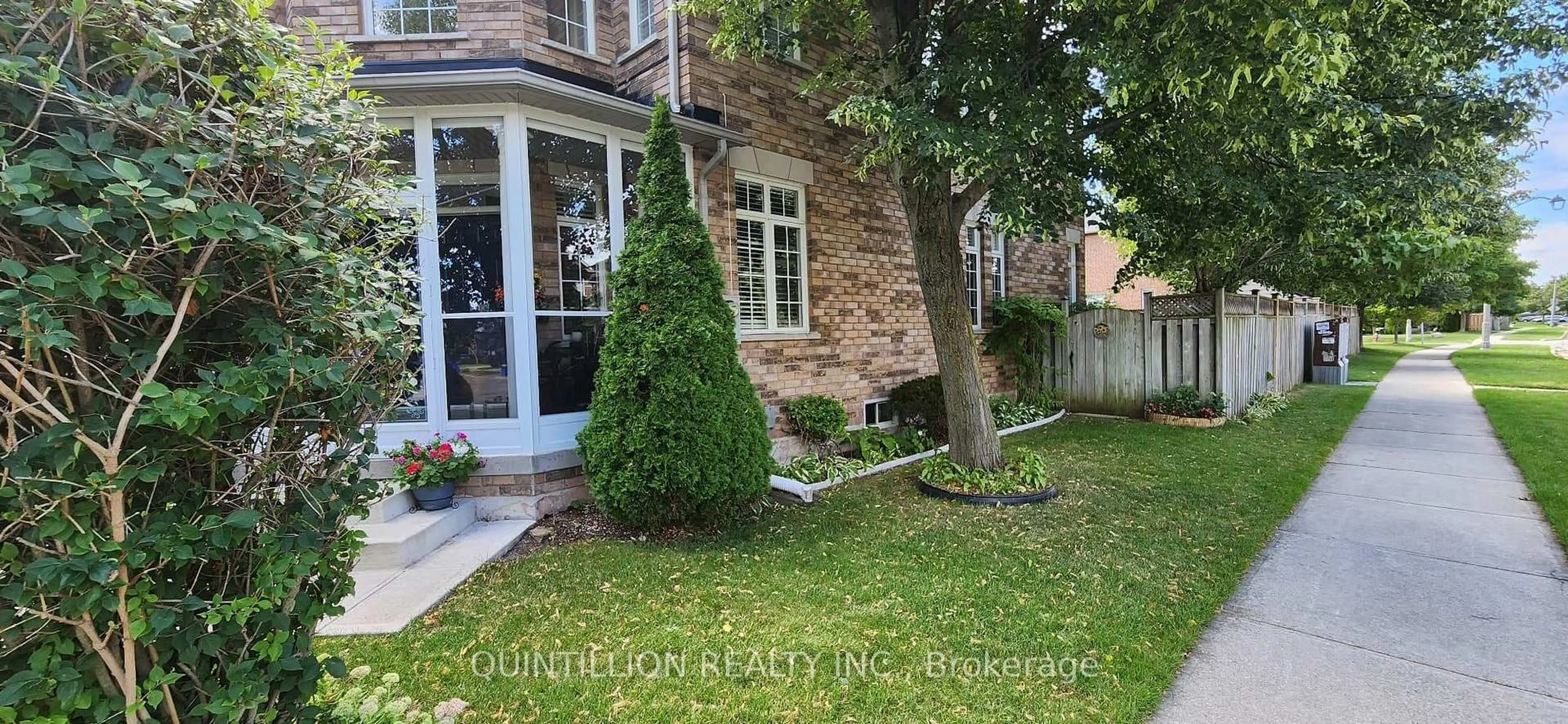 Unknown for 2054 Bloomfield Dr, Oakville Ontario L6M 3W3