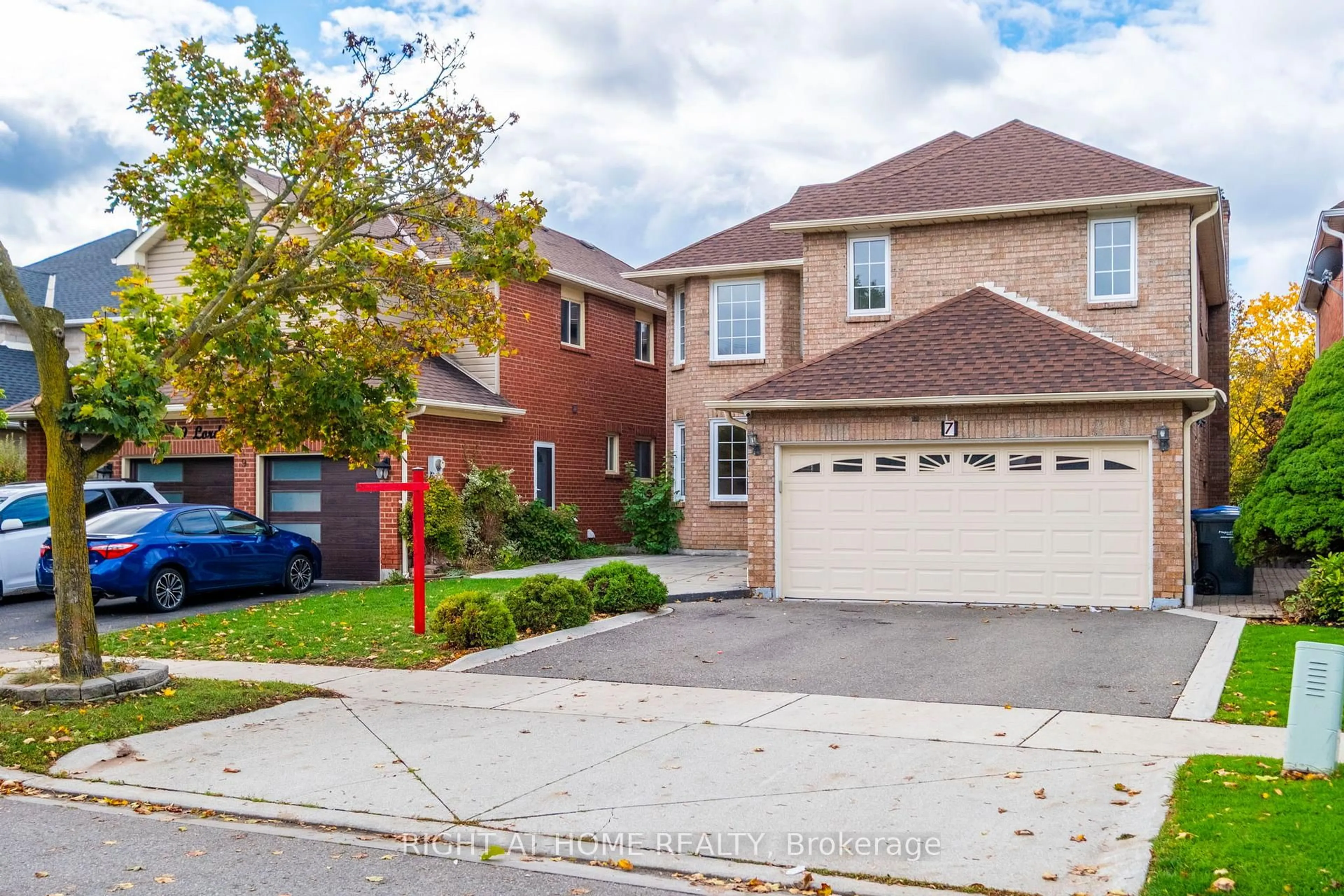 Home with brick exterior material, street for 7 Lord Simcoe Dr, Brampton Ontario L6S 5G4