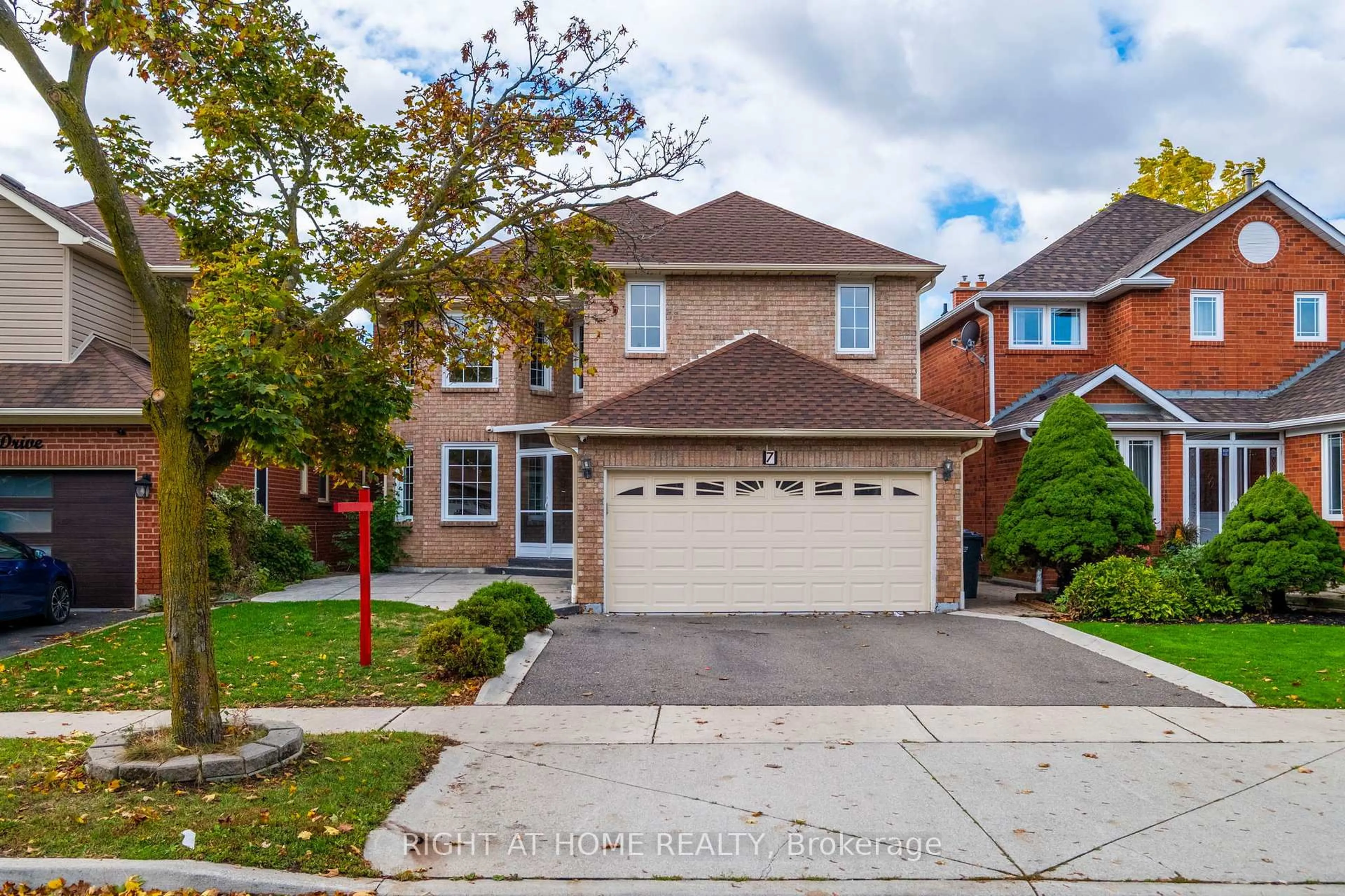 Home with brick exterior material, street for 7 Lord Simcoe Dr, Brampton Ontario L6S 5G4