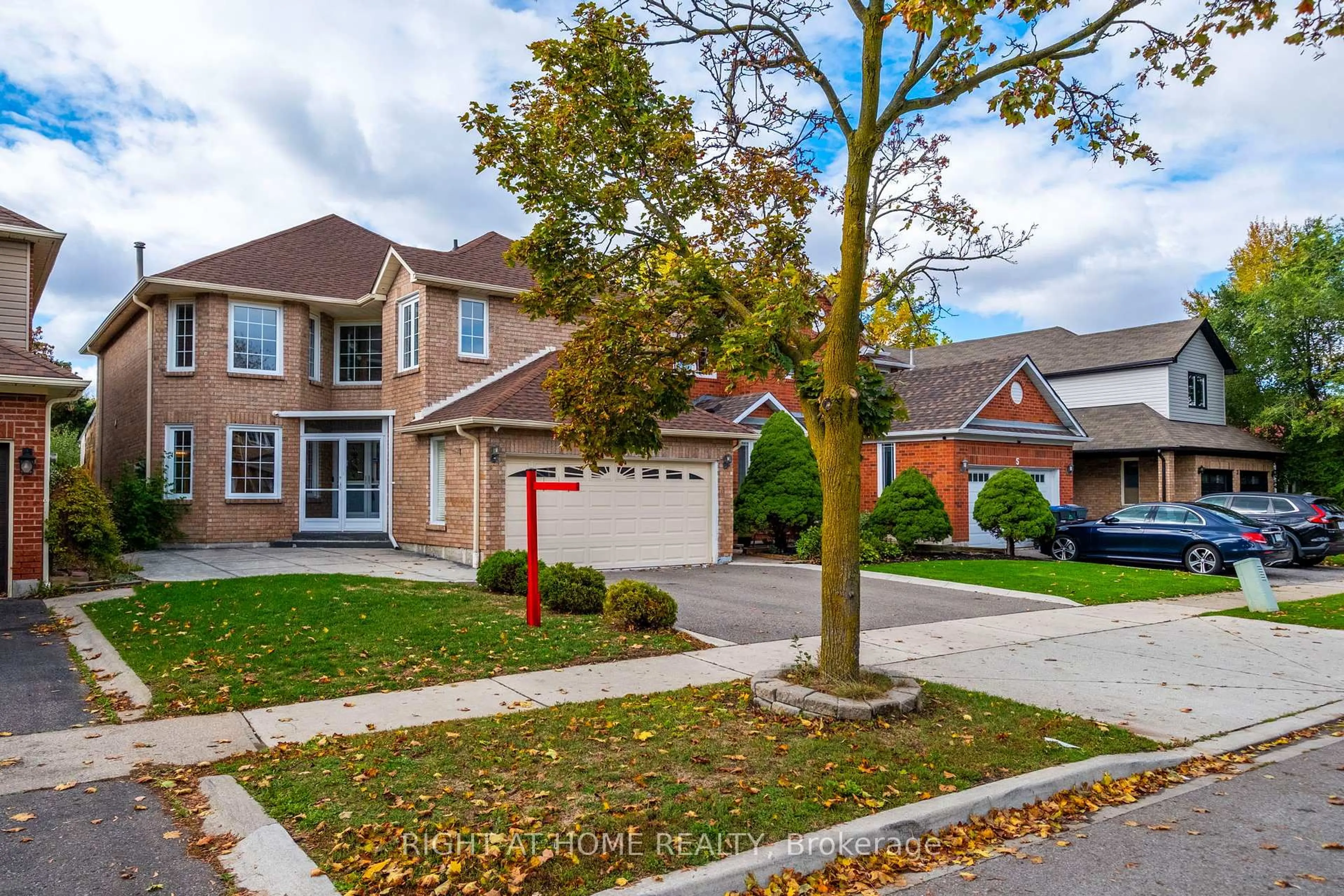 Home with brick exterior material, street for 7 Lord Simcoe Dr, Brampton Ontario L6S 5G4