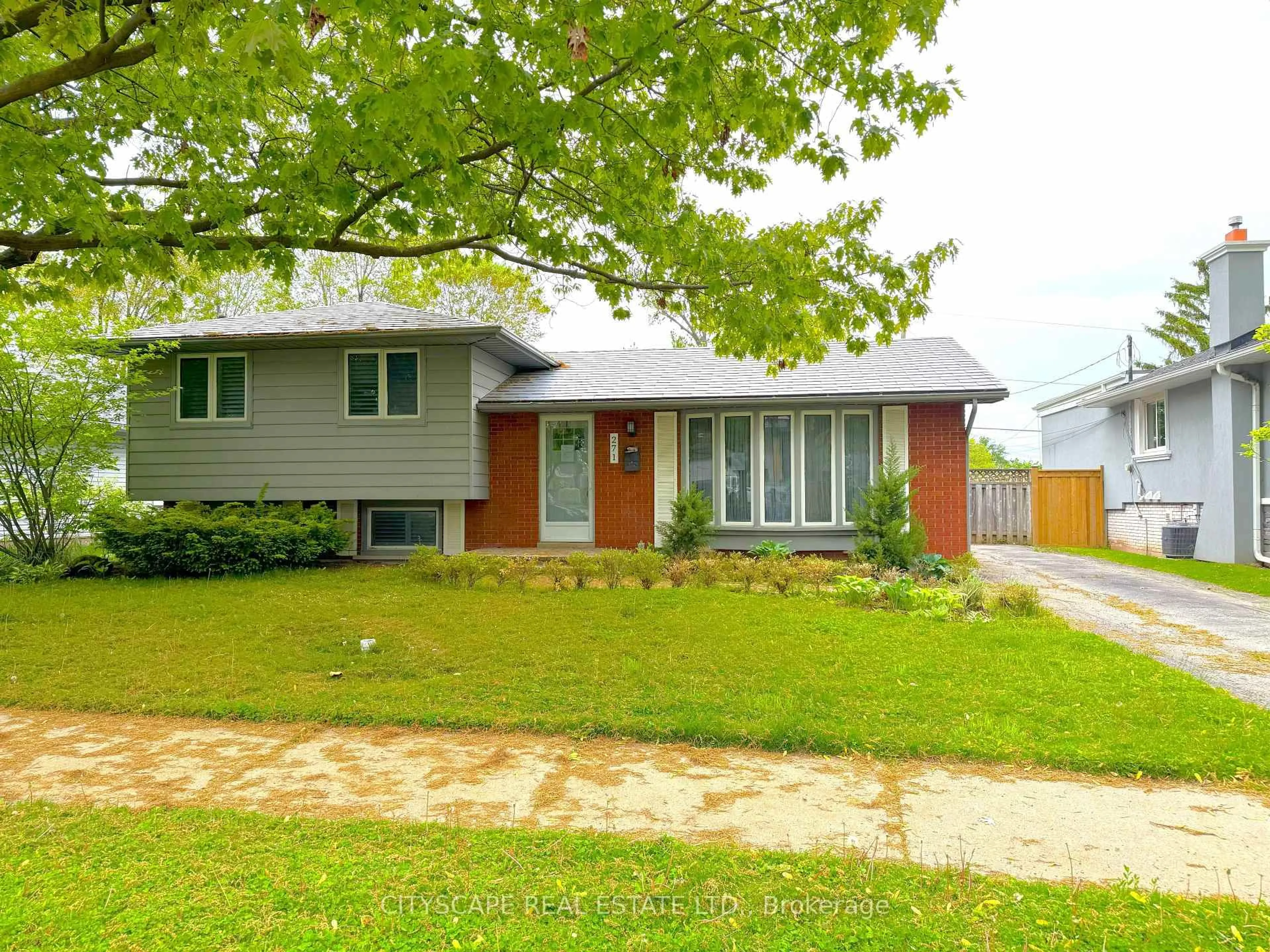 Home with brick exterior material, street for 271 Cheltenham Rd, Burlington Ontario L7L 4H6