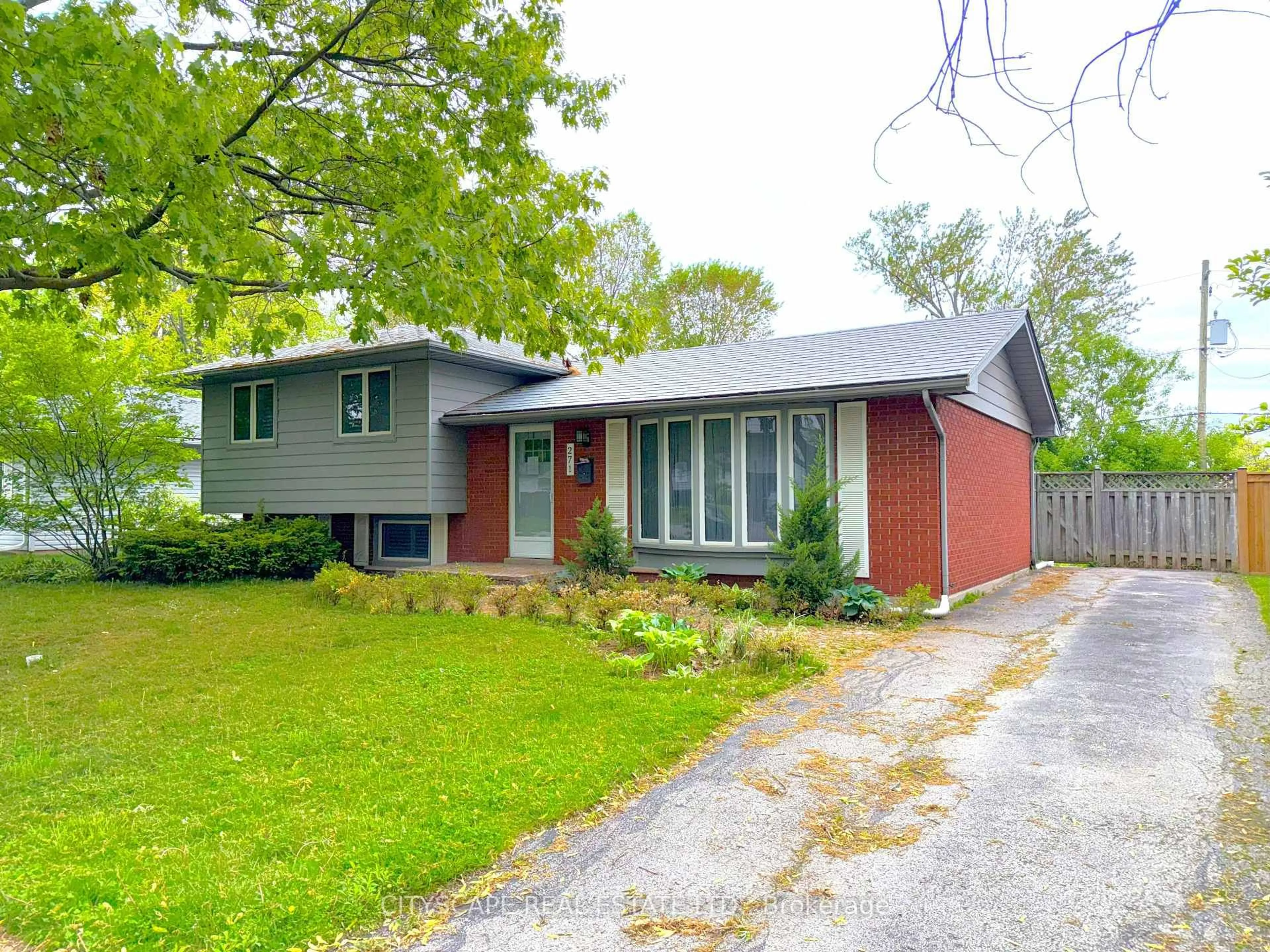 Home with brick exterior material, street for 271 Cheltenham Rd, Burlington Ontario L7L 4H6