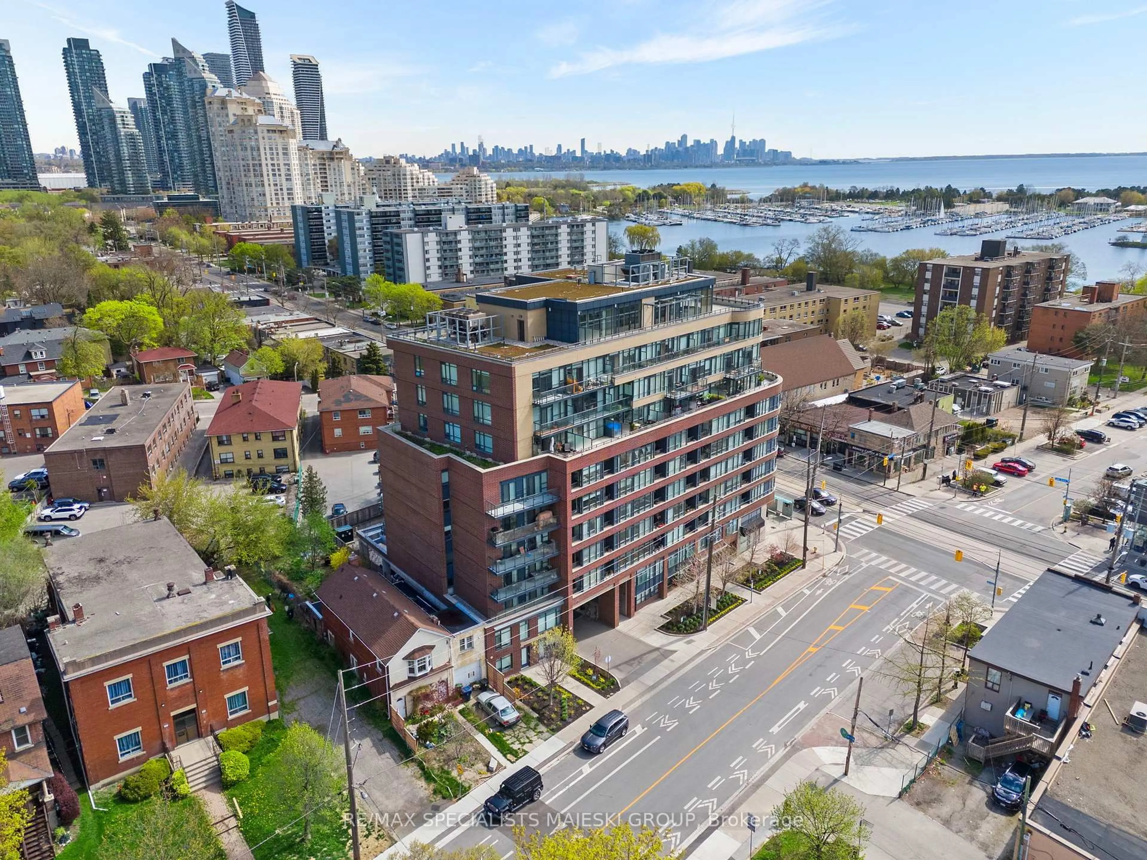 A pic from outside/outdoor area/front of a property/back of a property/a pic from drone, city buildings view from balcony for 11 Superior Ave #706, Toronto Ontario M8V 0A7