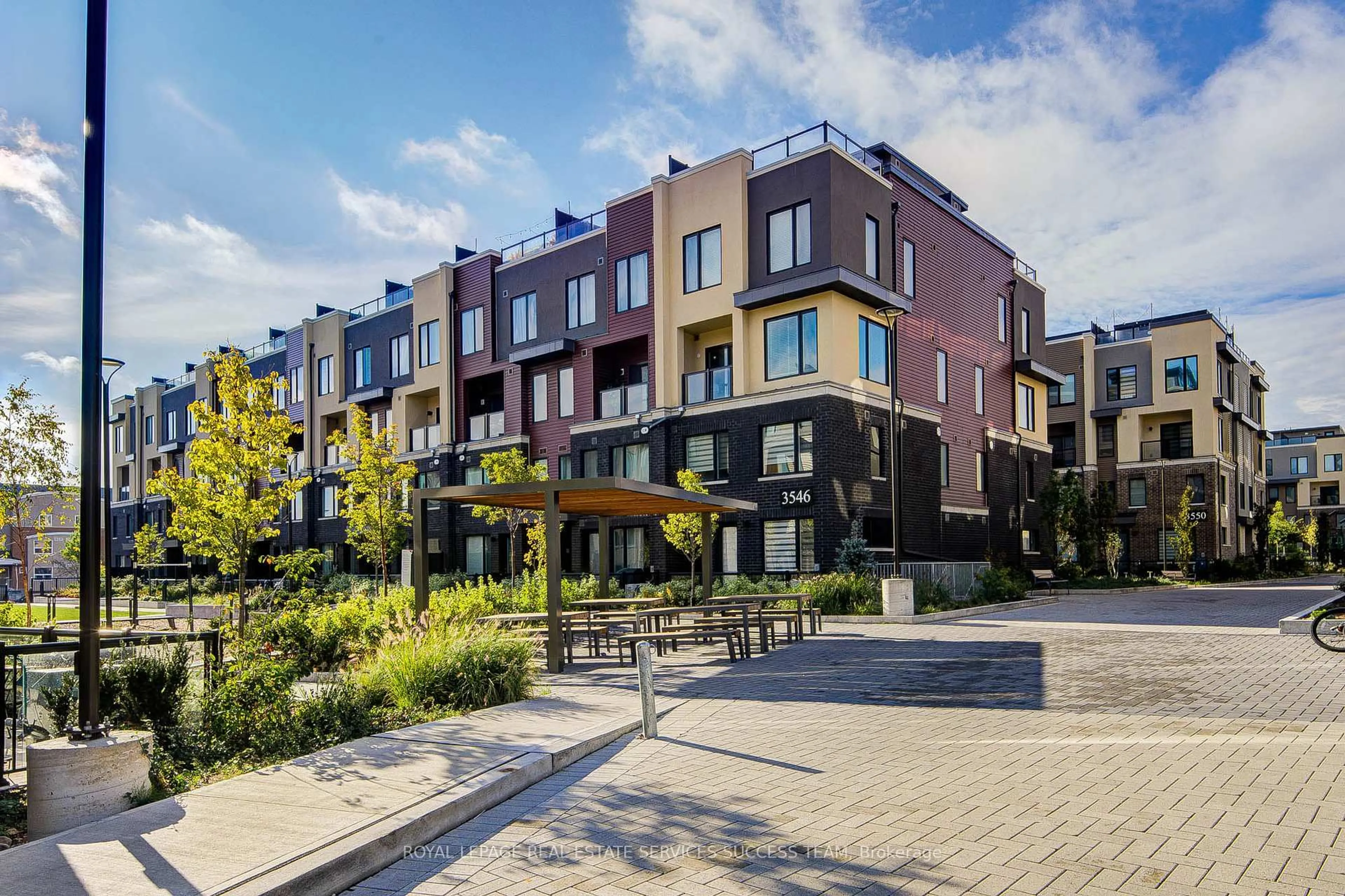 Patio, street for 3546 Colonial Dr ## 2, Mississauga Ontario L5L 0C1