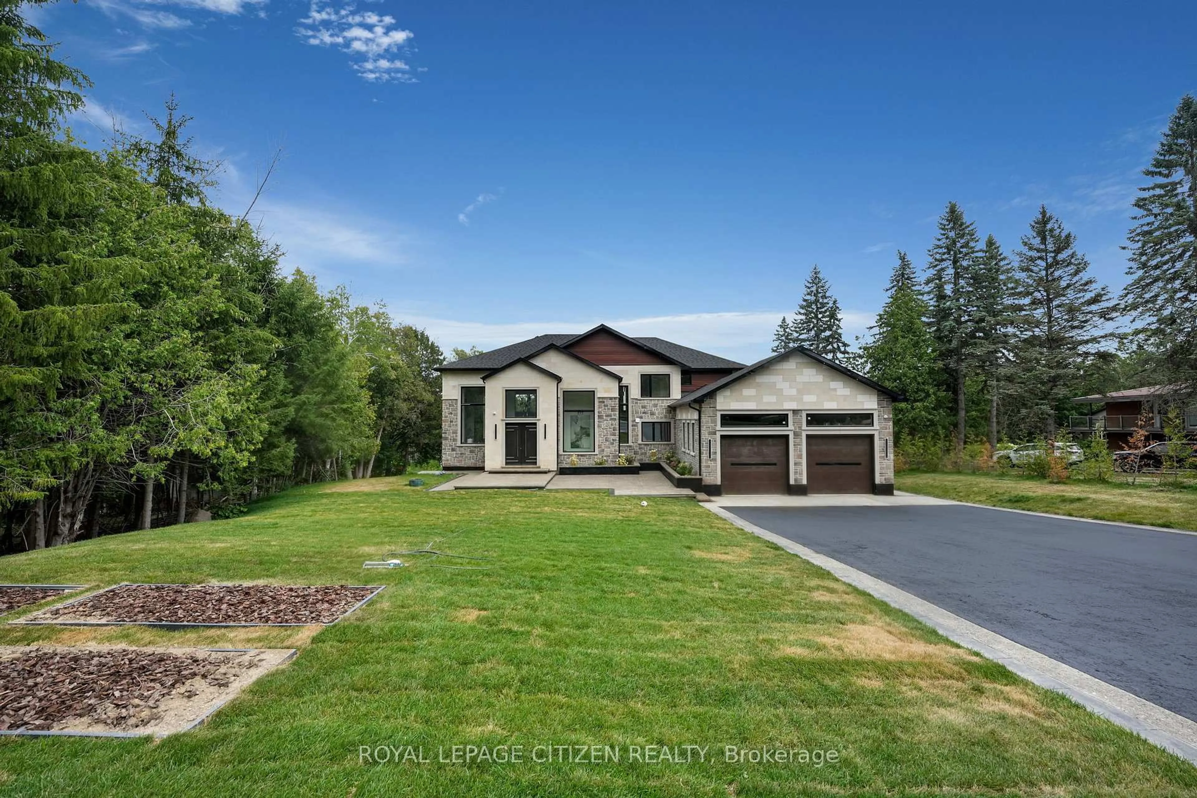 A pic from outside/outdoor area/front of a property/back of a property/a pic from drone, mountain view for 14 Cedar Dr, Caledon Ontario L7K 1H4