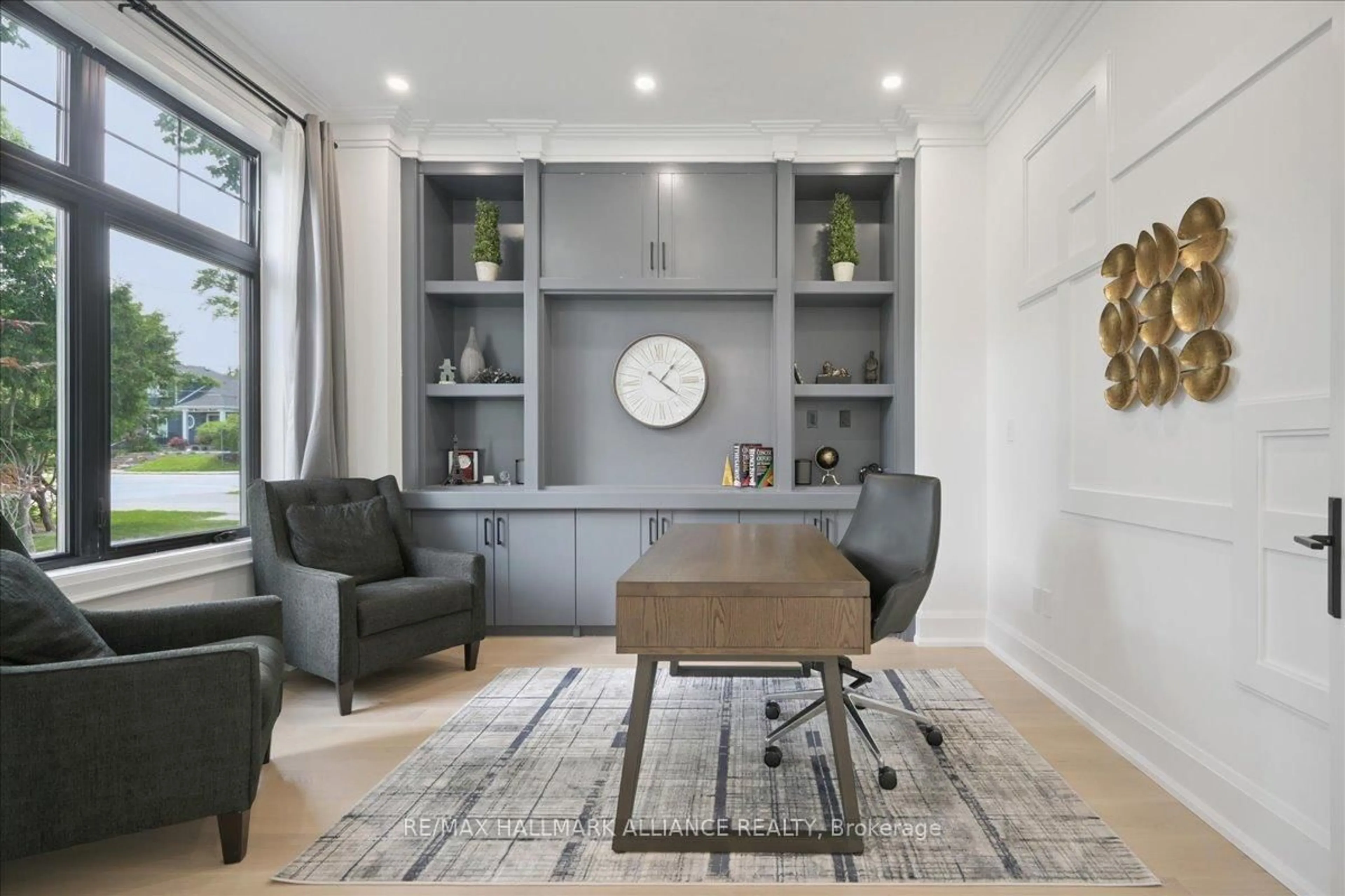 Living room with furniture, unknown for 1225 Baldwin Dr, Oakville Ontario L6J 2W4