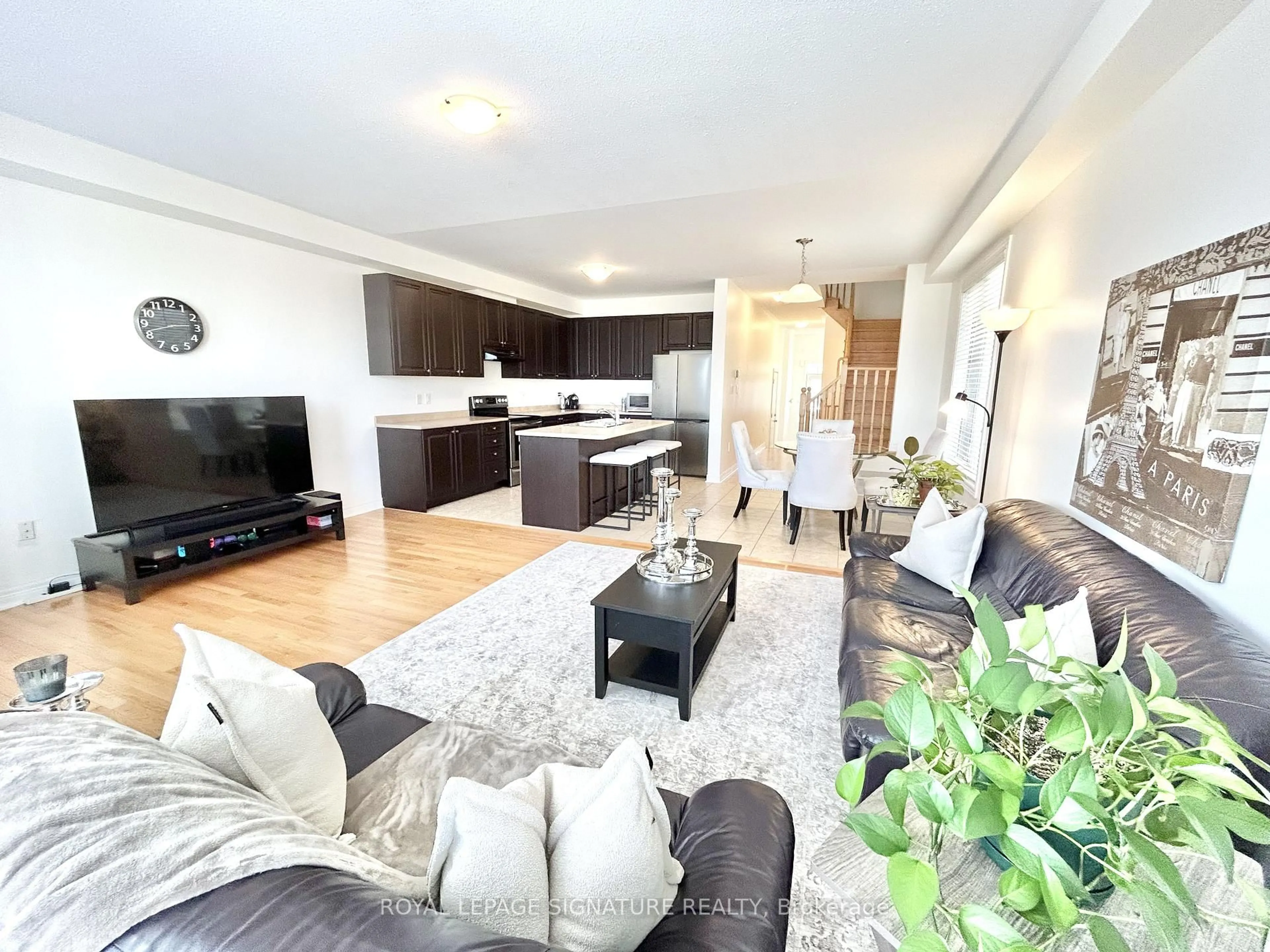 Living room with furniture, wood/laminate floor for 10 Zanetta Cres, Brampton Ontario L6Y 6A3