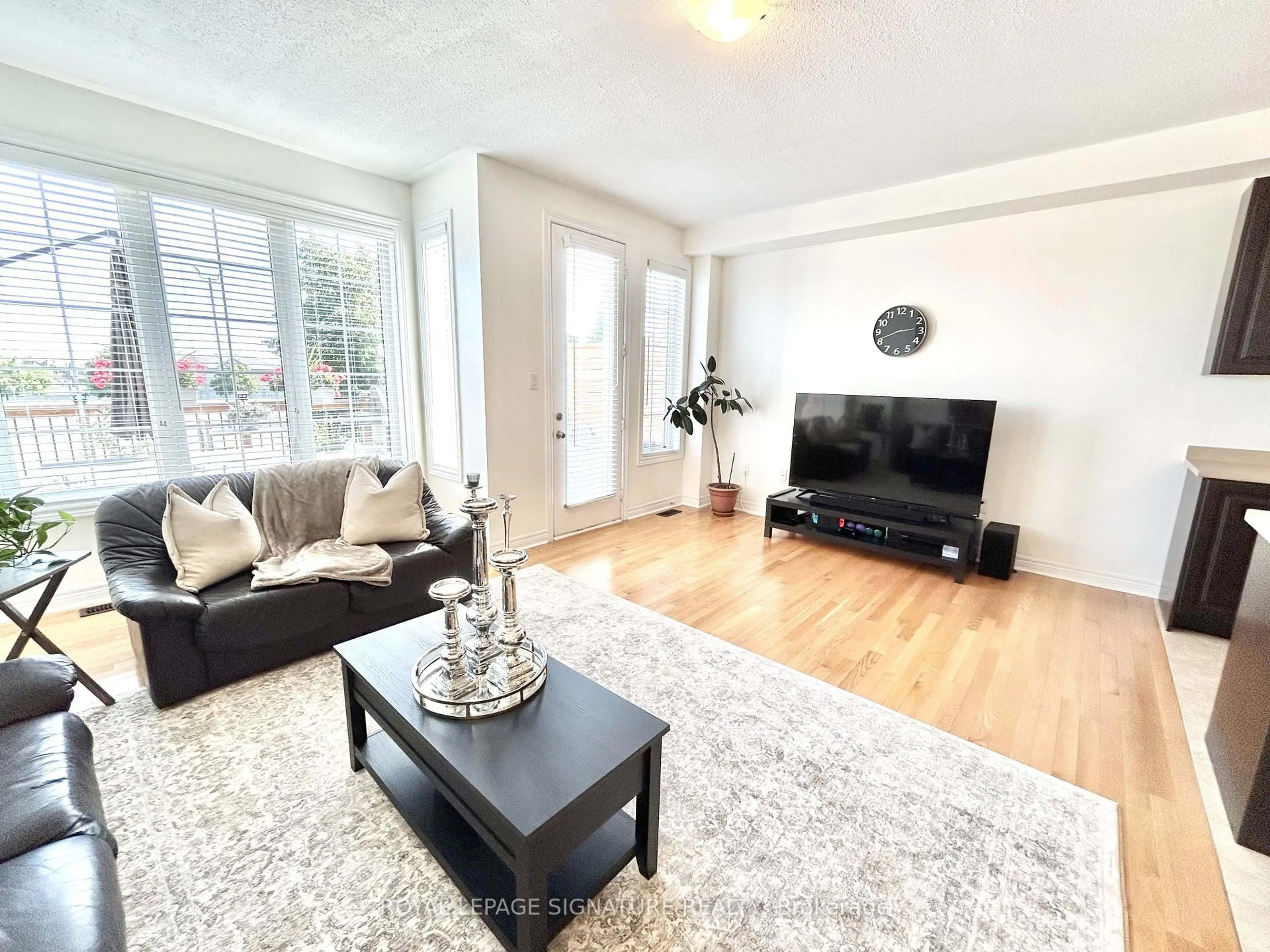 Living room with furniture, unknown for 10 Zanetta Cres, Brampton Ontario L6Y 6A3