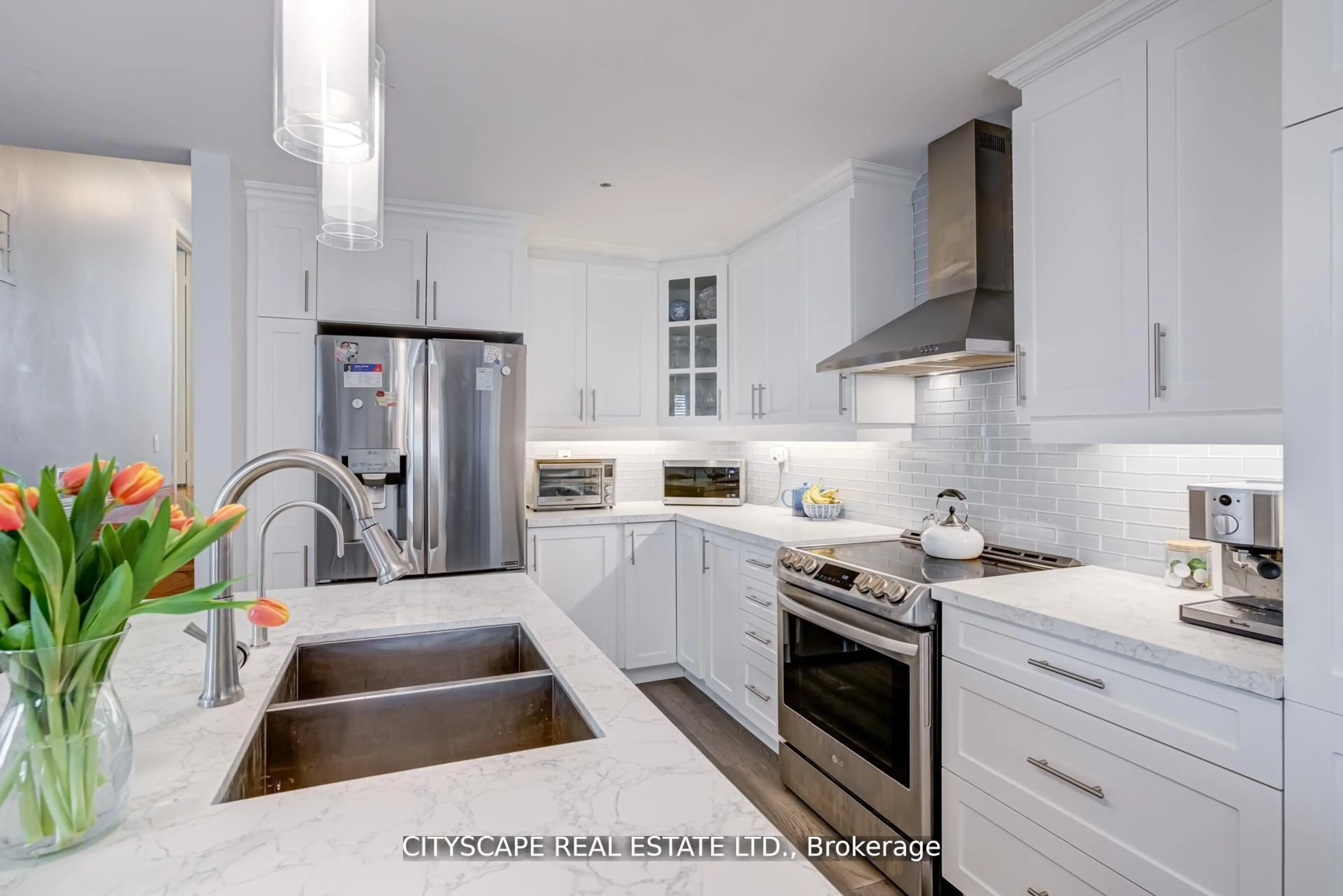 Contemporary kitchen, ceramic/tile floor for 3206 Candela Dr, Mississauga Ontario L5A 2T8