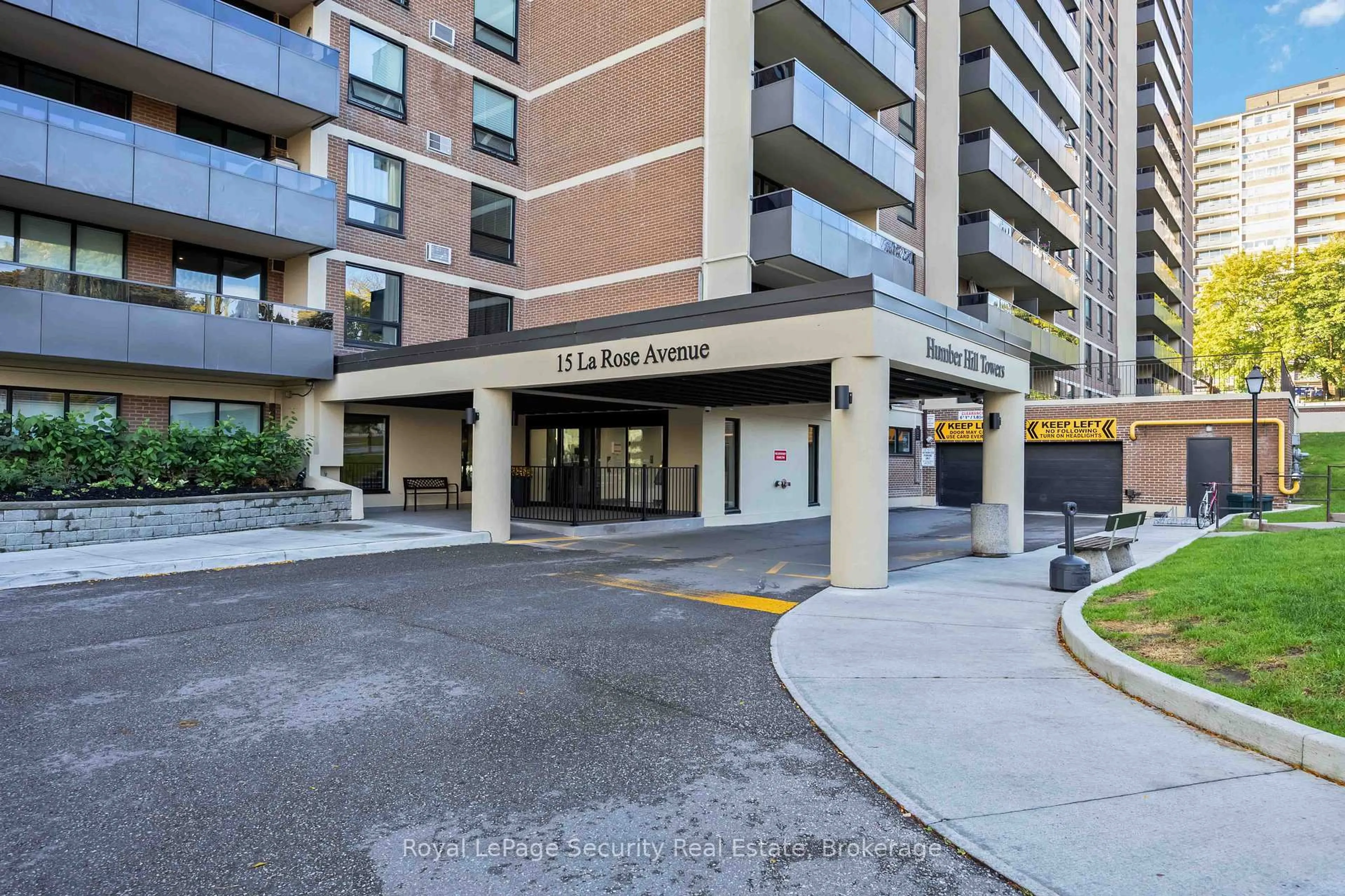 Indoor foyer for 15 La Rose Ave #1517, Toronto Ontario M9P 1A7