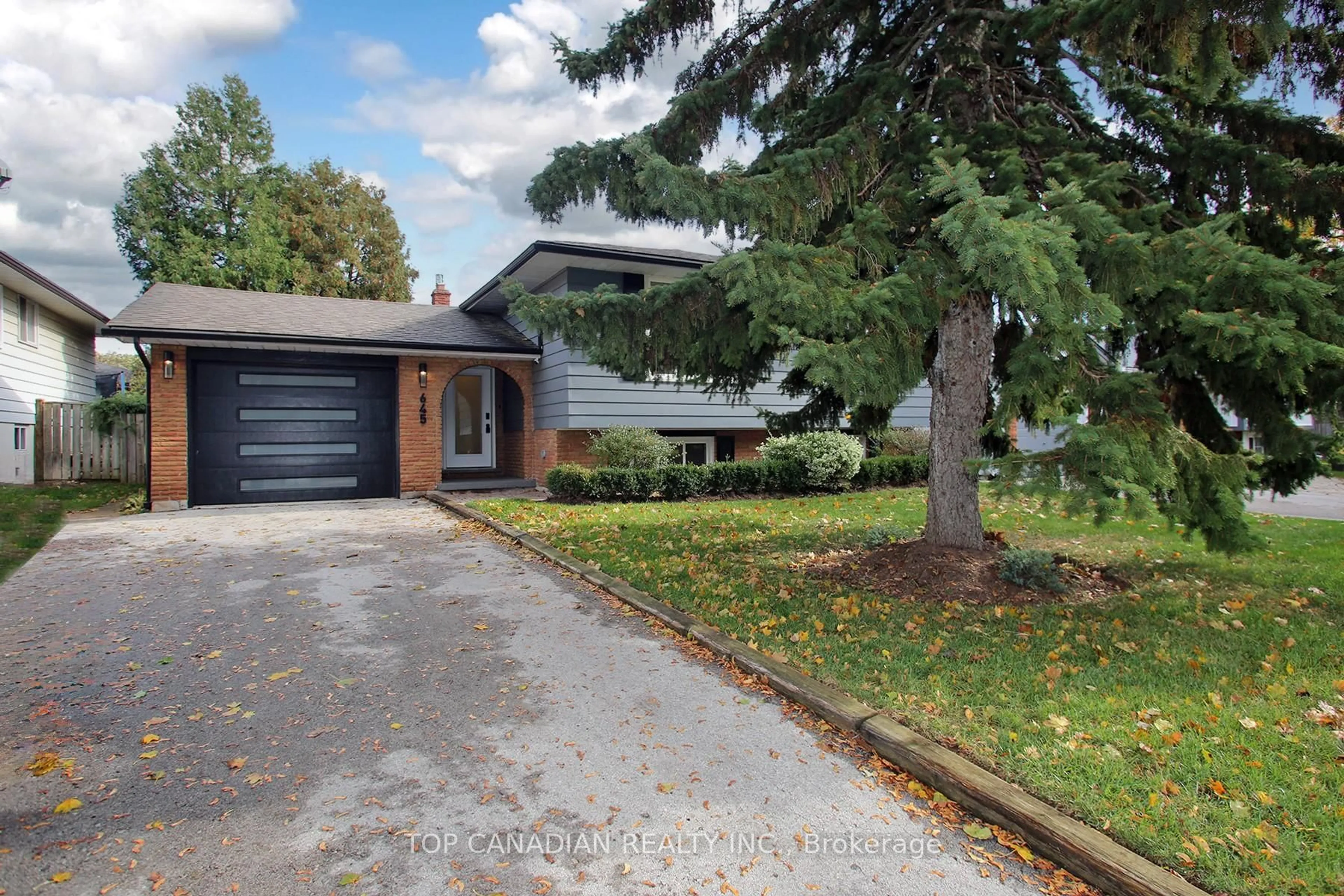 Home with brick exterior material, street for 645 Castleguard Cres, Burlington Ontario L7N 2W7