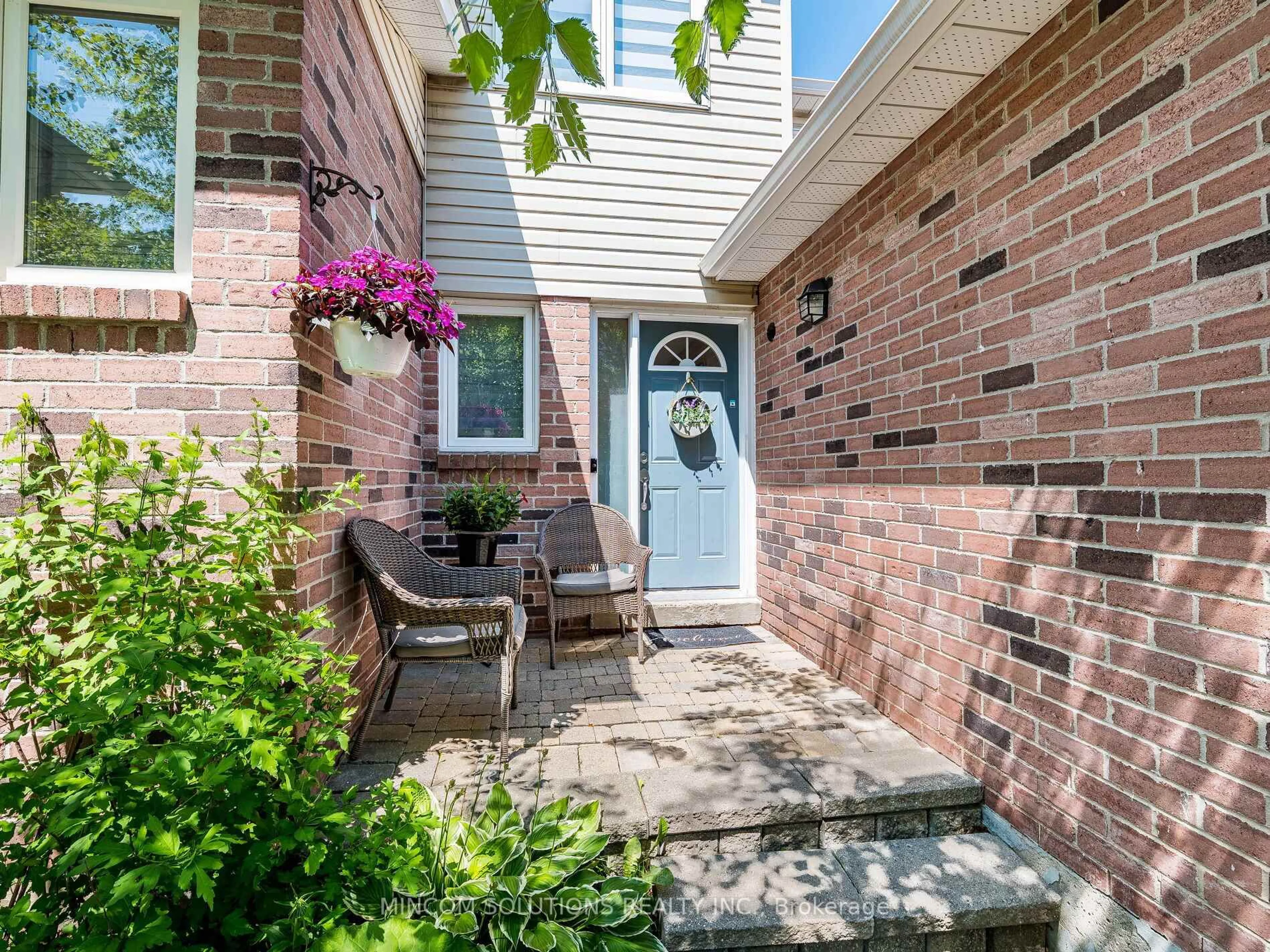 Indoor entryway for 88 Corey Circ, Halton Hills Ontario L7G 5L7