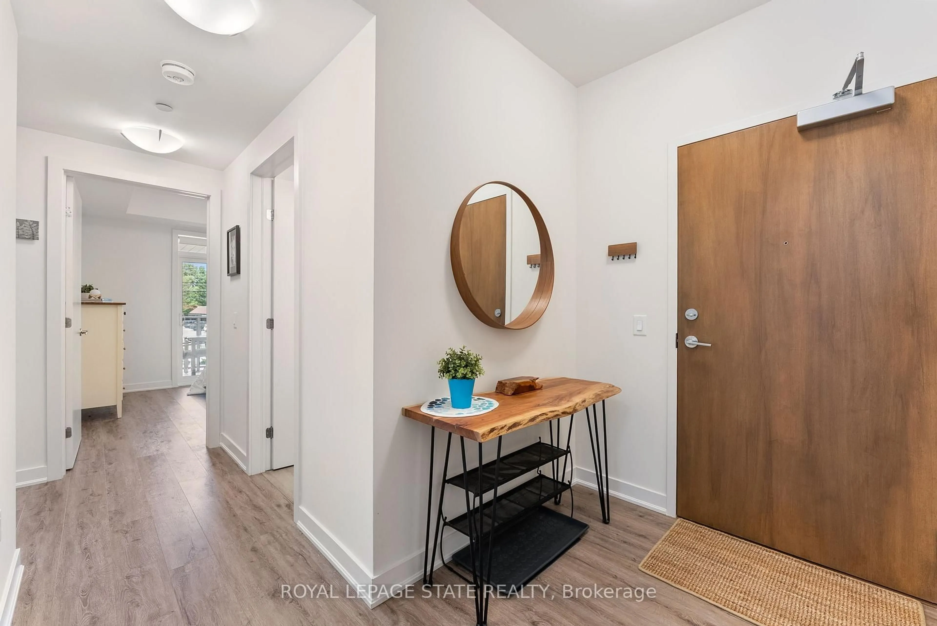 Indoor entryway for 340 Plains Rd #202, Burlington Ontario L7T 0C2