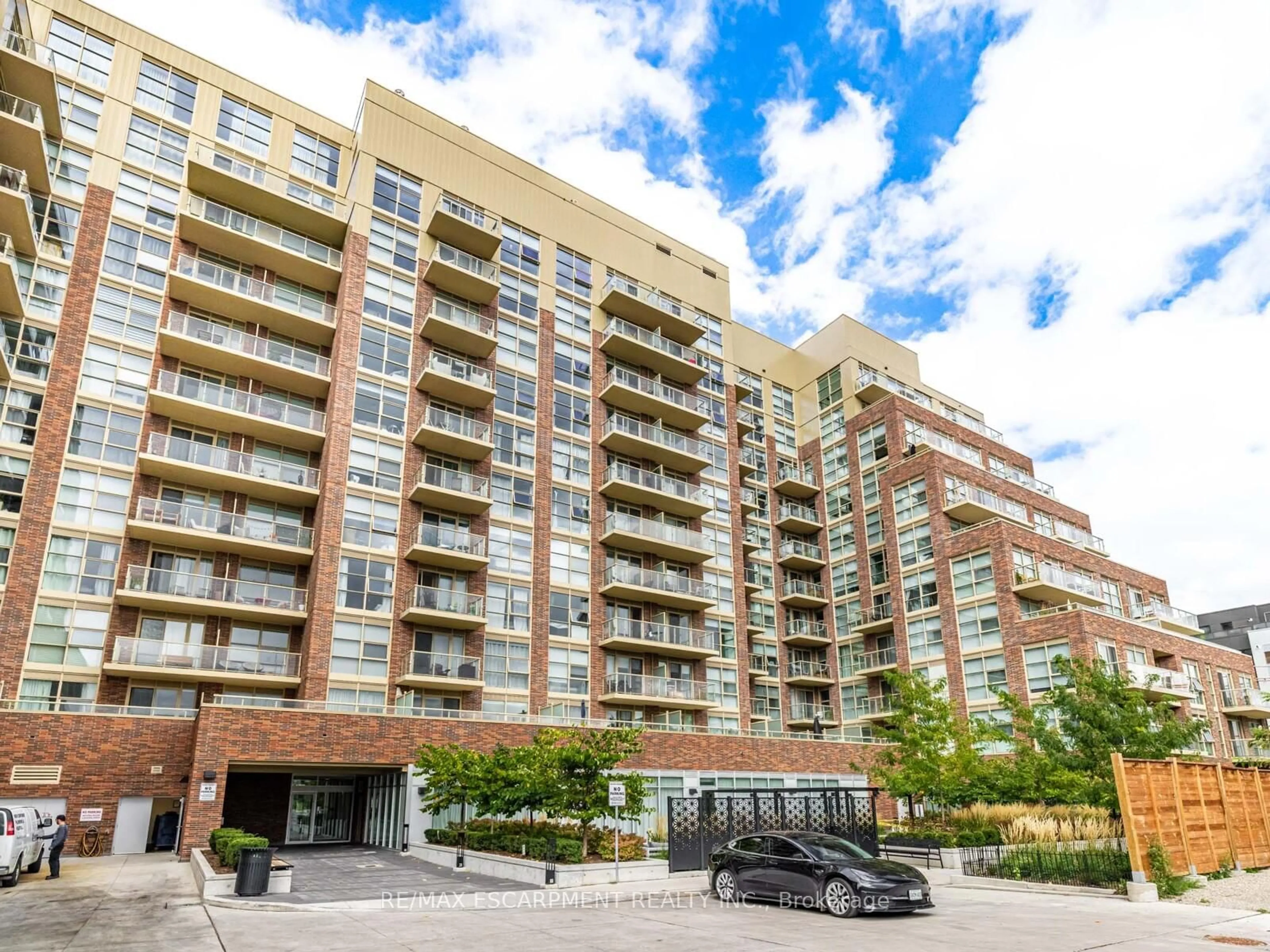 Unknown for 1787 St. Clair Ave #528, Toronto Ontario M6N 0B7