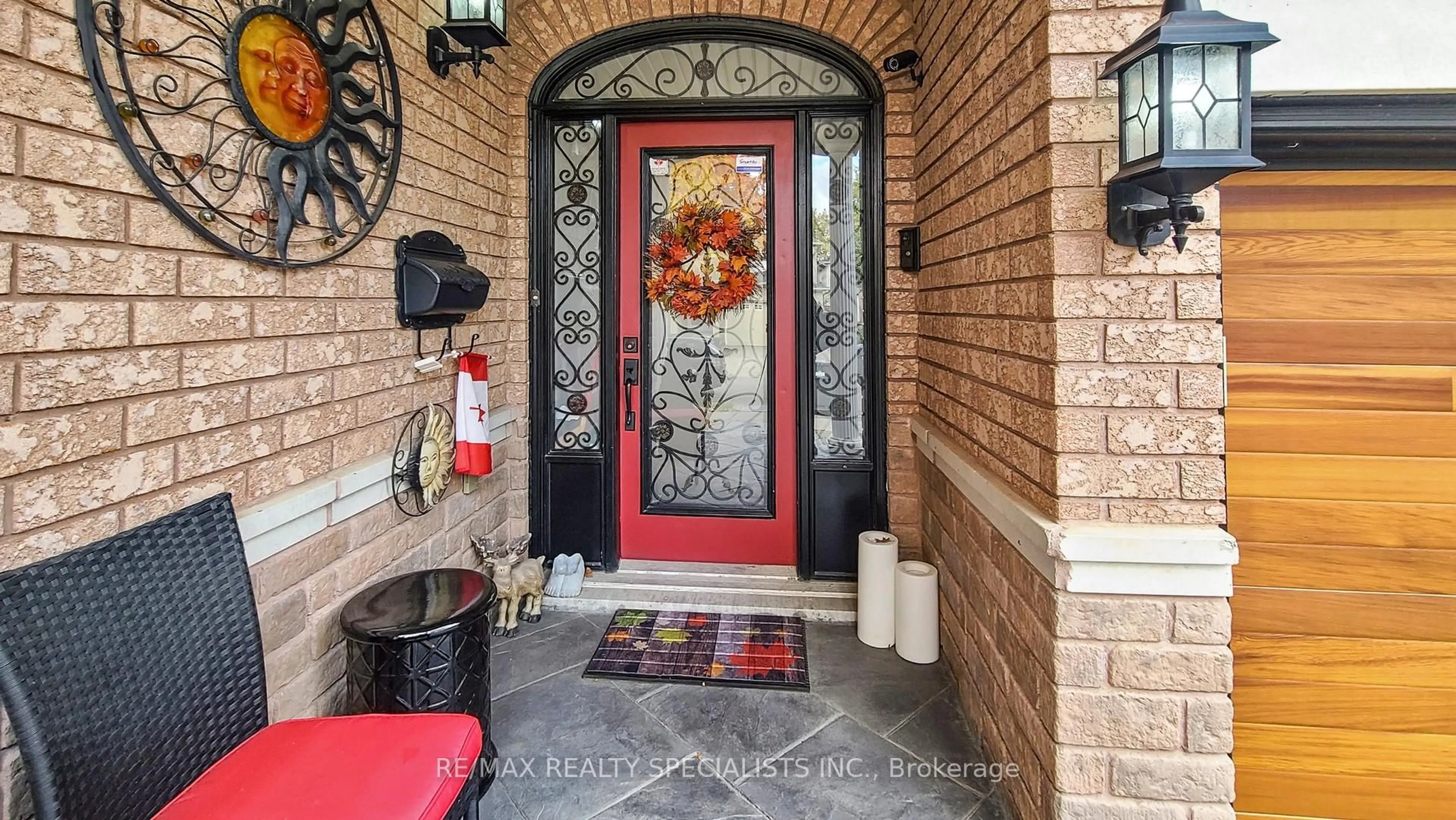 Indoor entryway for 11 Wonder Way, Brampton Ontario L6P 1E9