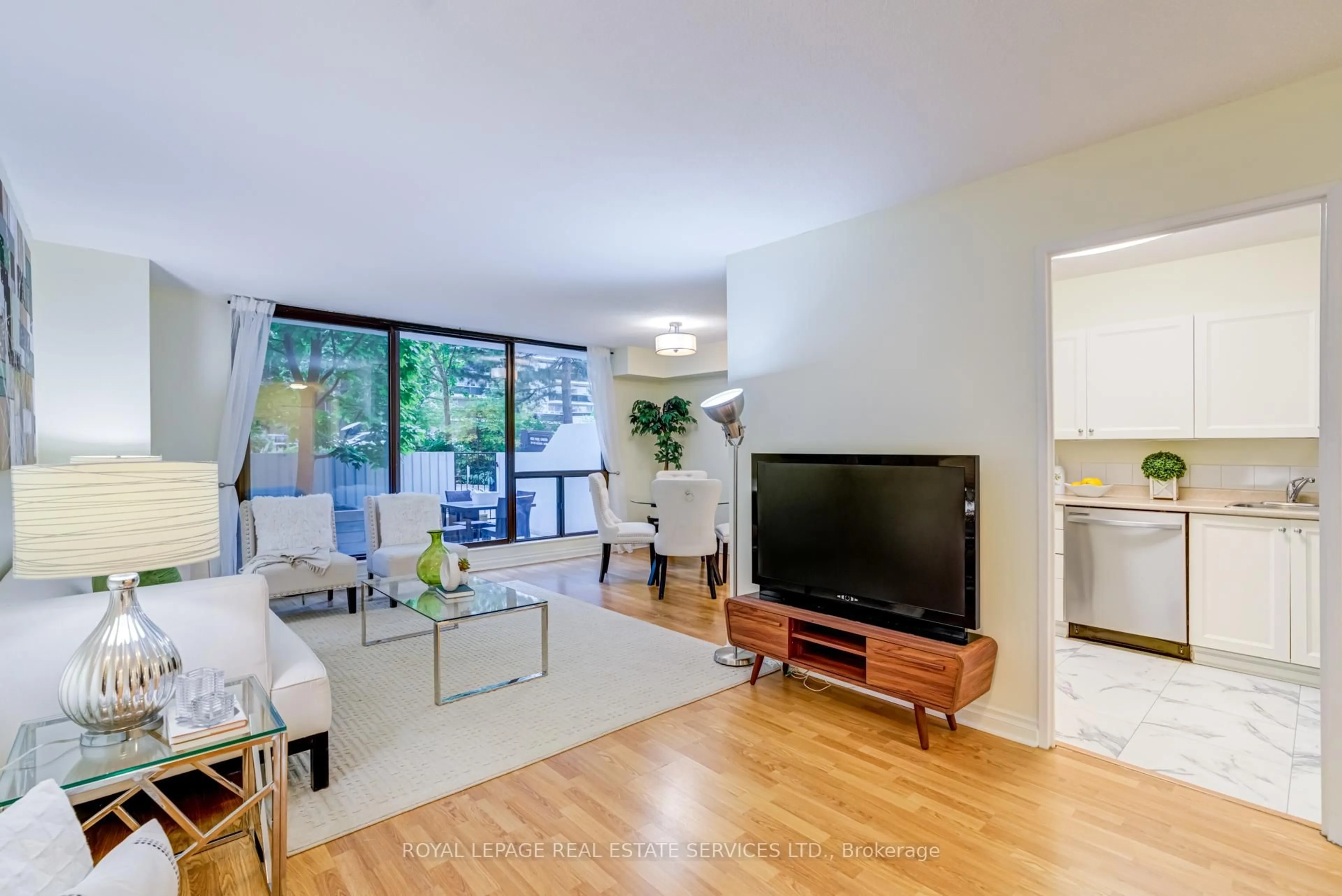 Living room with furniture, unknown for 100 Quebec Ave #115, Toronto Ontario M6P 4B8