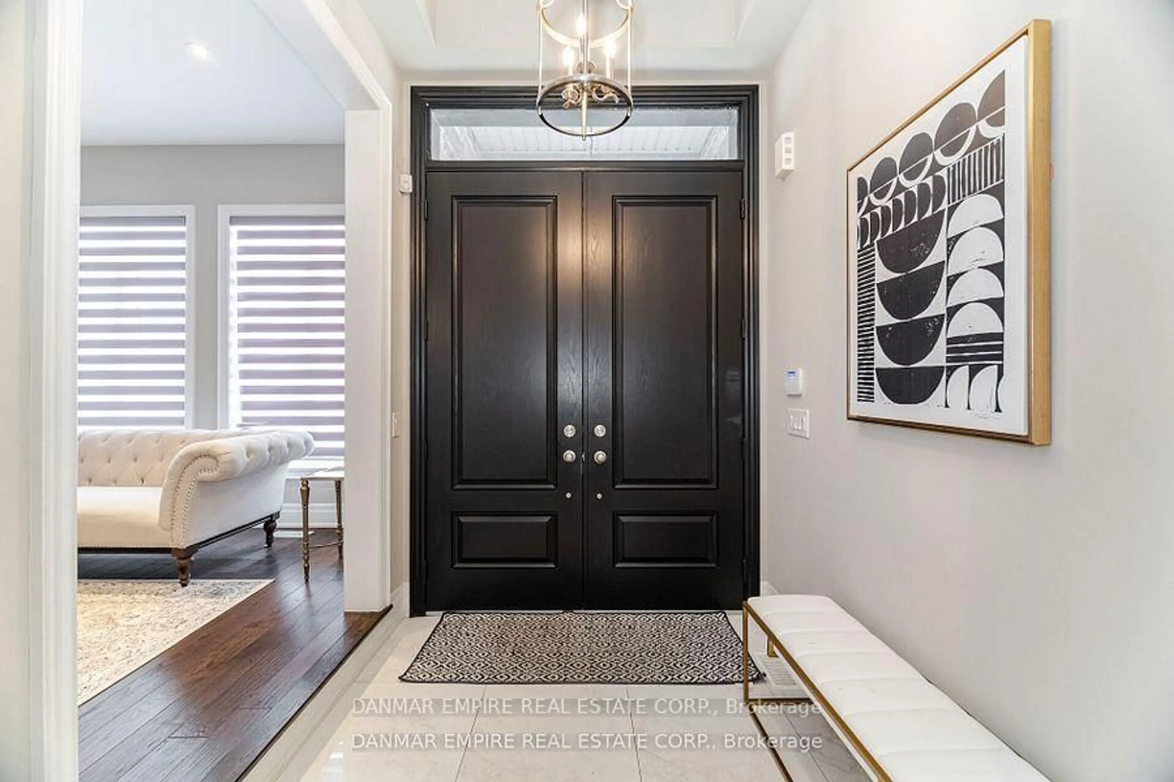 Indoor entryway for 386 Tudor Ave, Oakville Ontario L6K 2V5