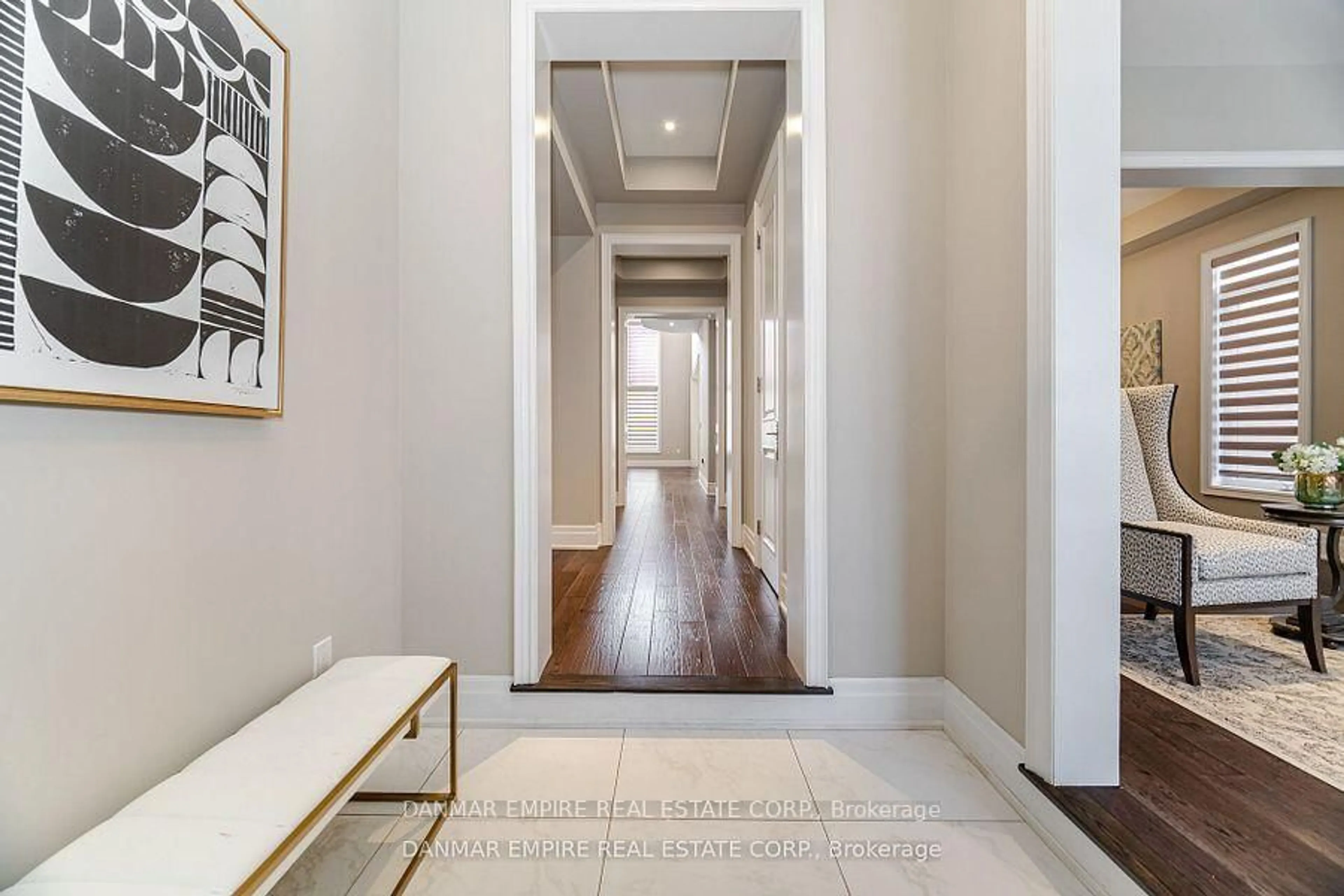 Indoor entryway for 386 Tudor Ave, Oakville Ontario L6K 2V5
