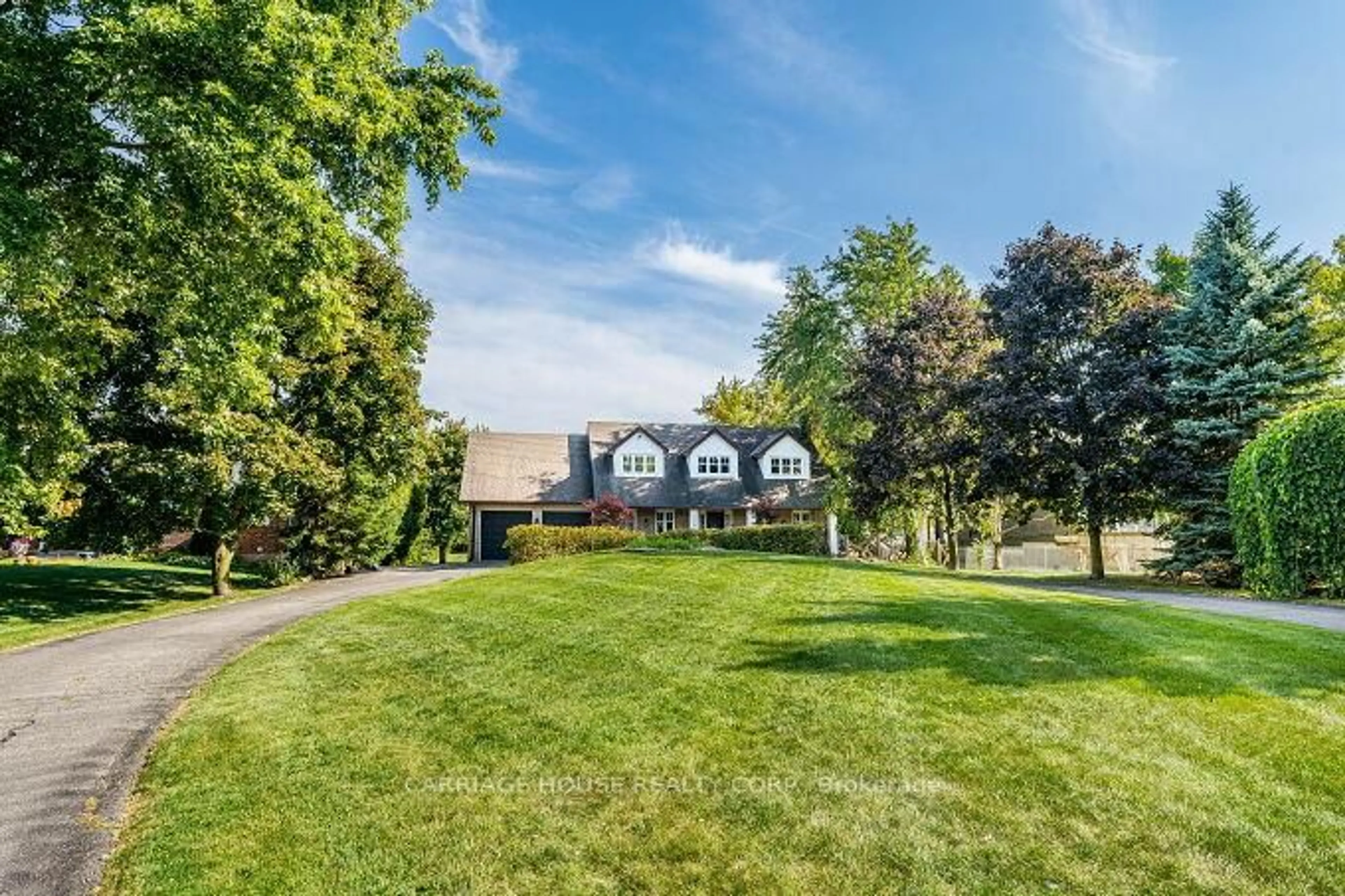 A pic from outside/outdoor area/front of a property/back of a property/a pic from drone, mountain view for 13098 22 Sdrd, Halton Hills Ontario L7G 4S4