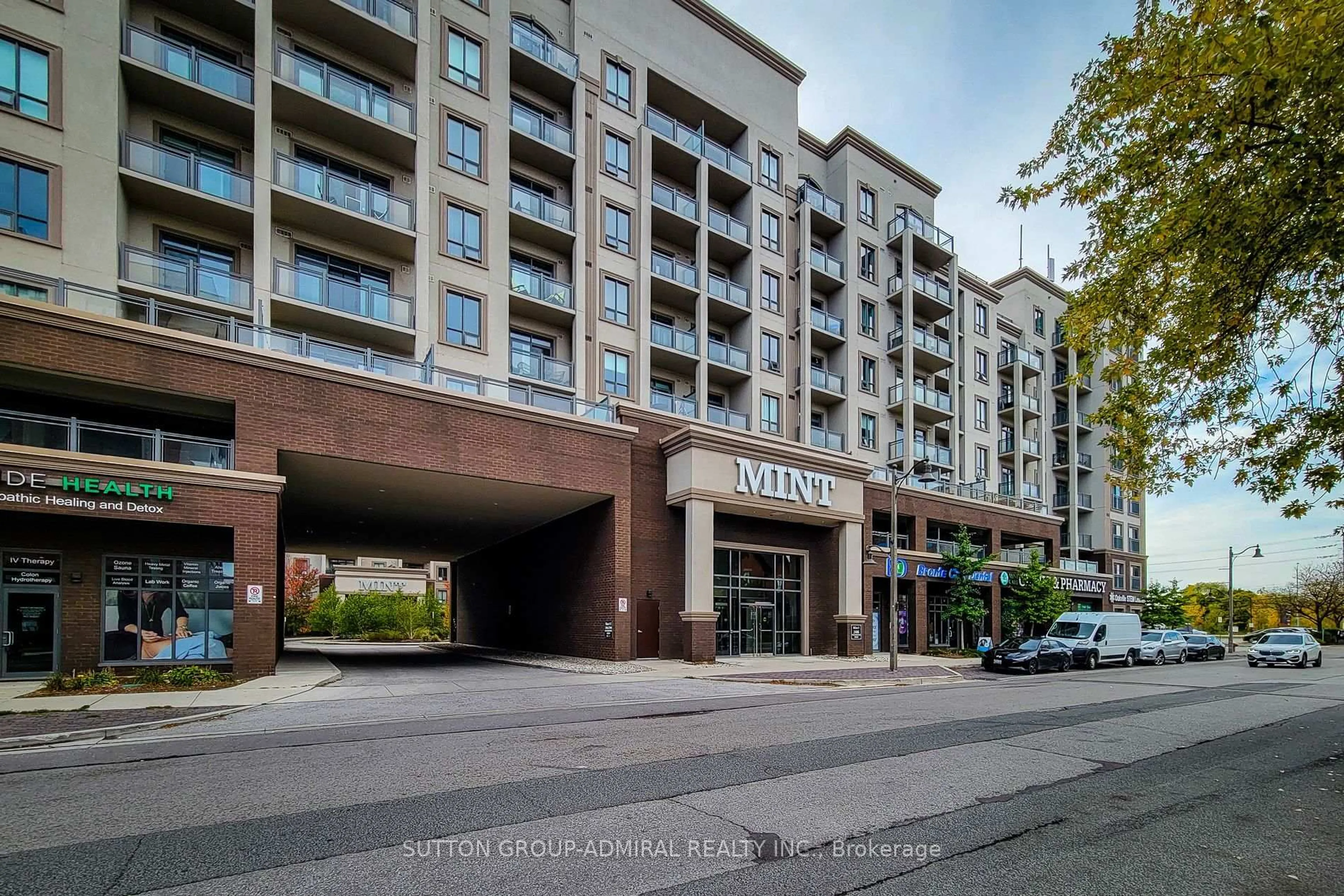 Indoor foyer for 2486 Old Bronte Rd #622, Oakville Ontario L6M 0Y4
