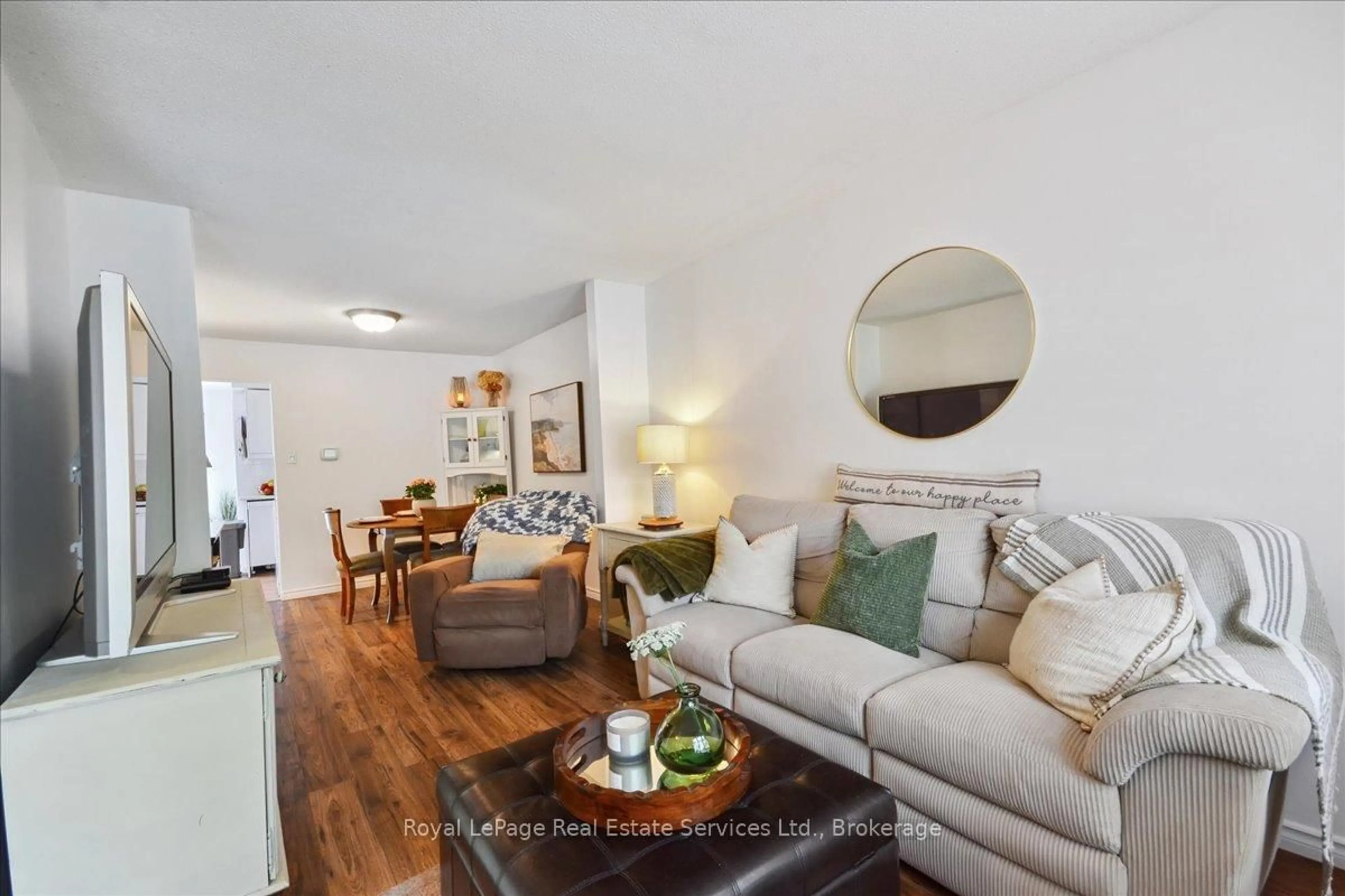 Living room with furniture, unknown for 2248 MacLennan Dr, Oakville Ontario L6H 5K1