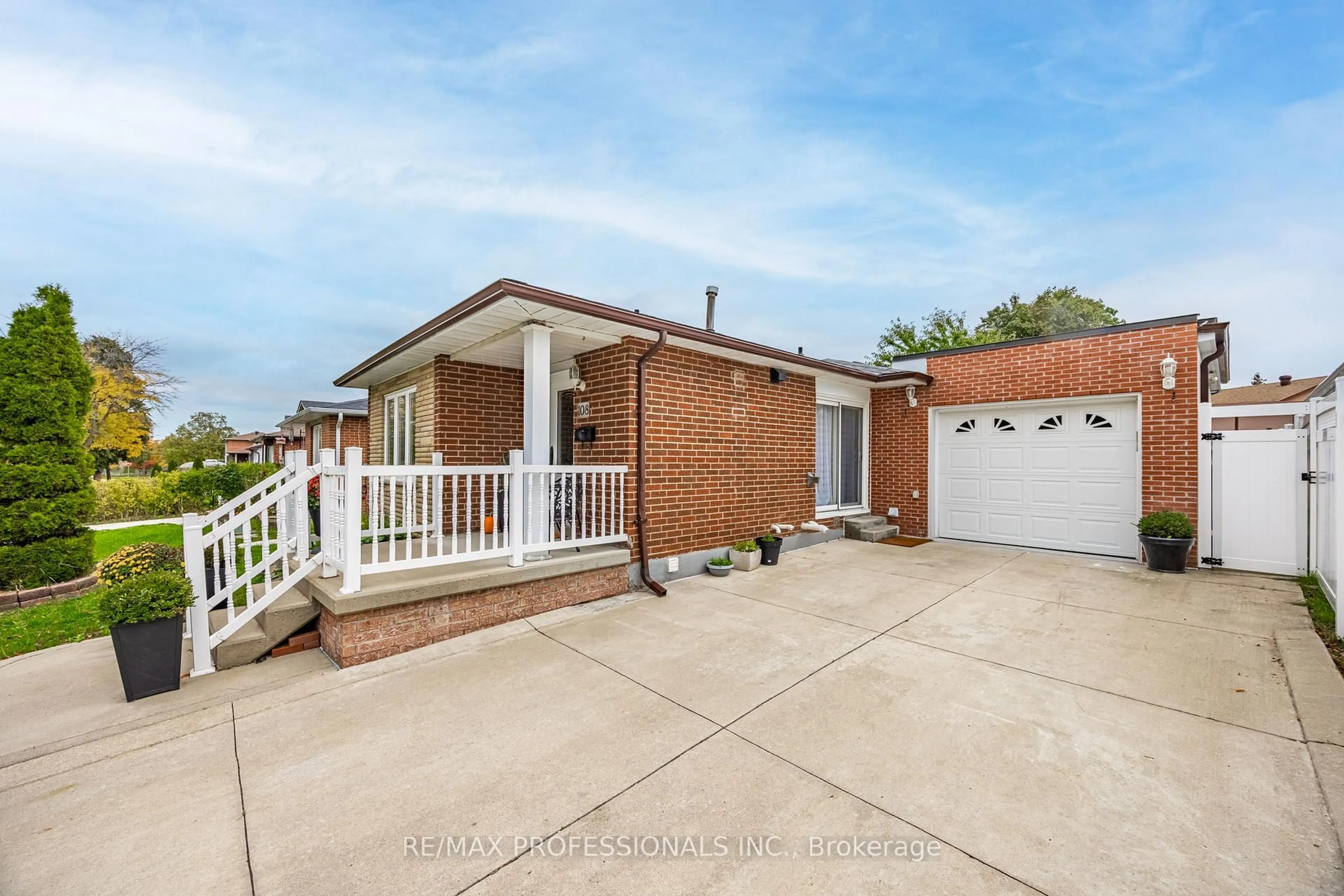 A pic from outside/outdoor area/front of a property/back of a property/a pic from drone, street for 108 Avening Dr, Toronto Ontario M9V 4E6