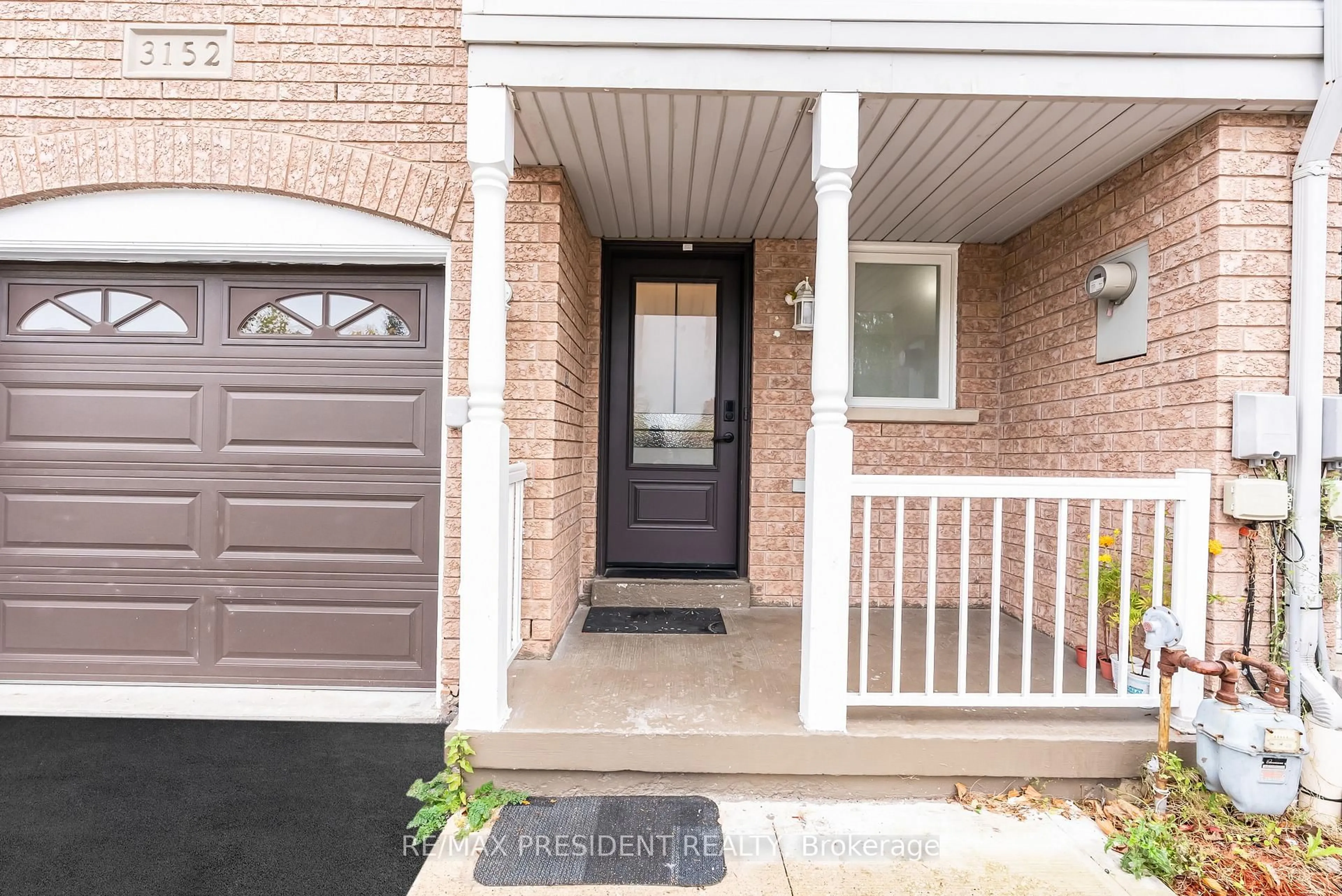 Indoor entryway for 3152 Angel Pass Dr, Mississauga Ontario L5M 7R5