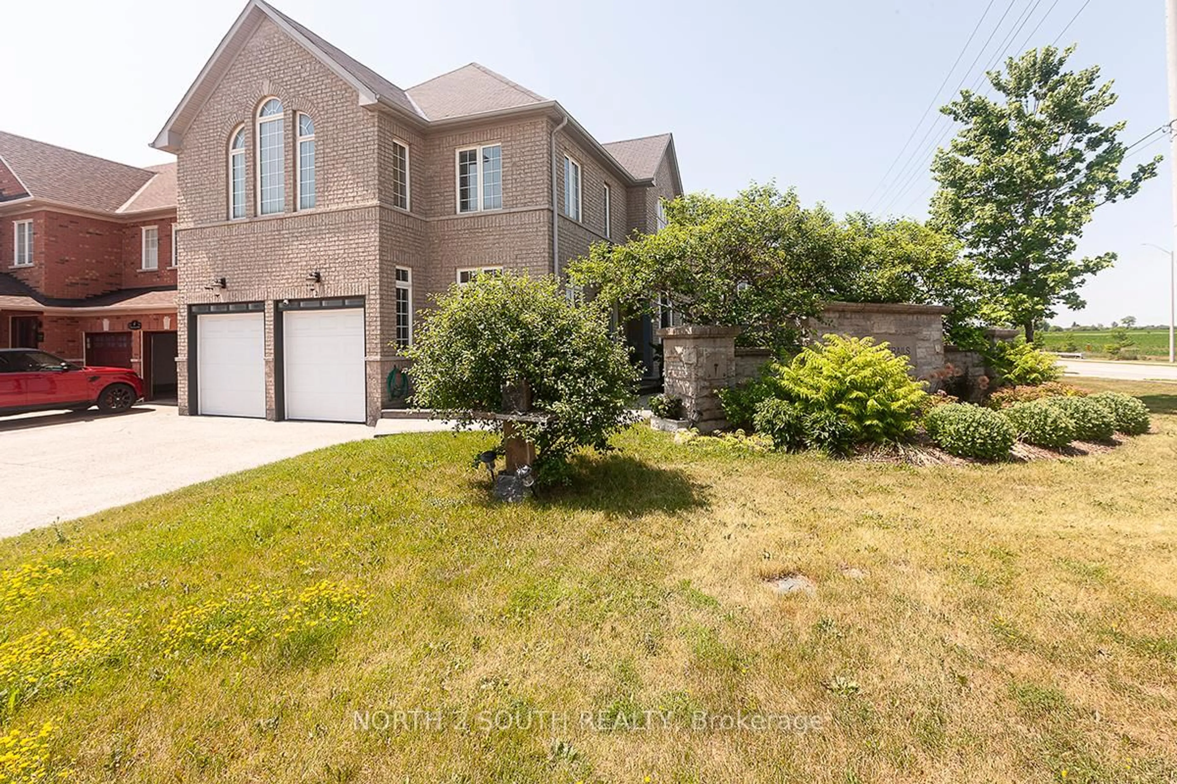 Unknown for 2 Yellow Avens Blvd, Brampton Ontario L6R 0R5