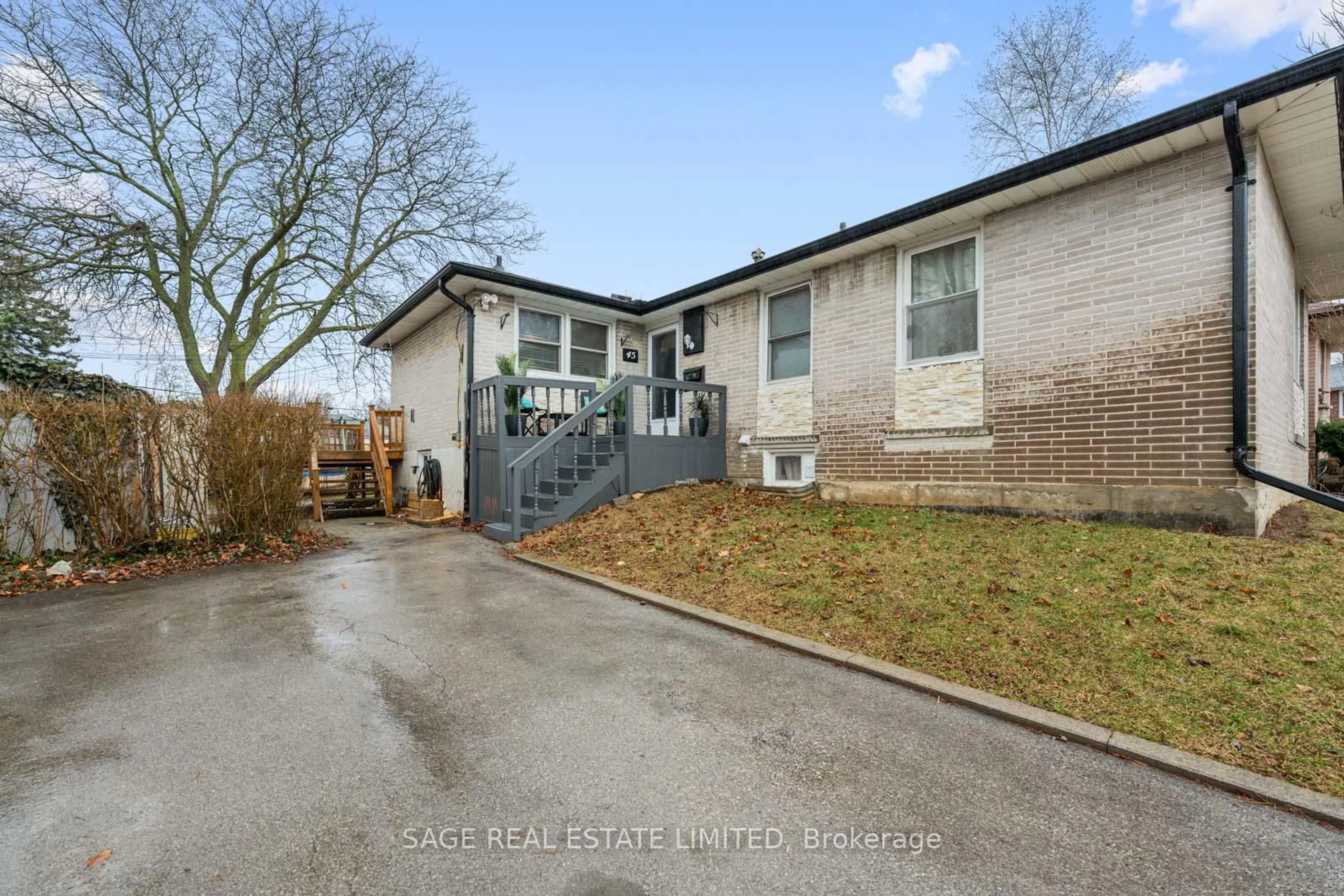 Unknown for 45 Dashwood Cres, Toronto Ontario M9V 2N9
