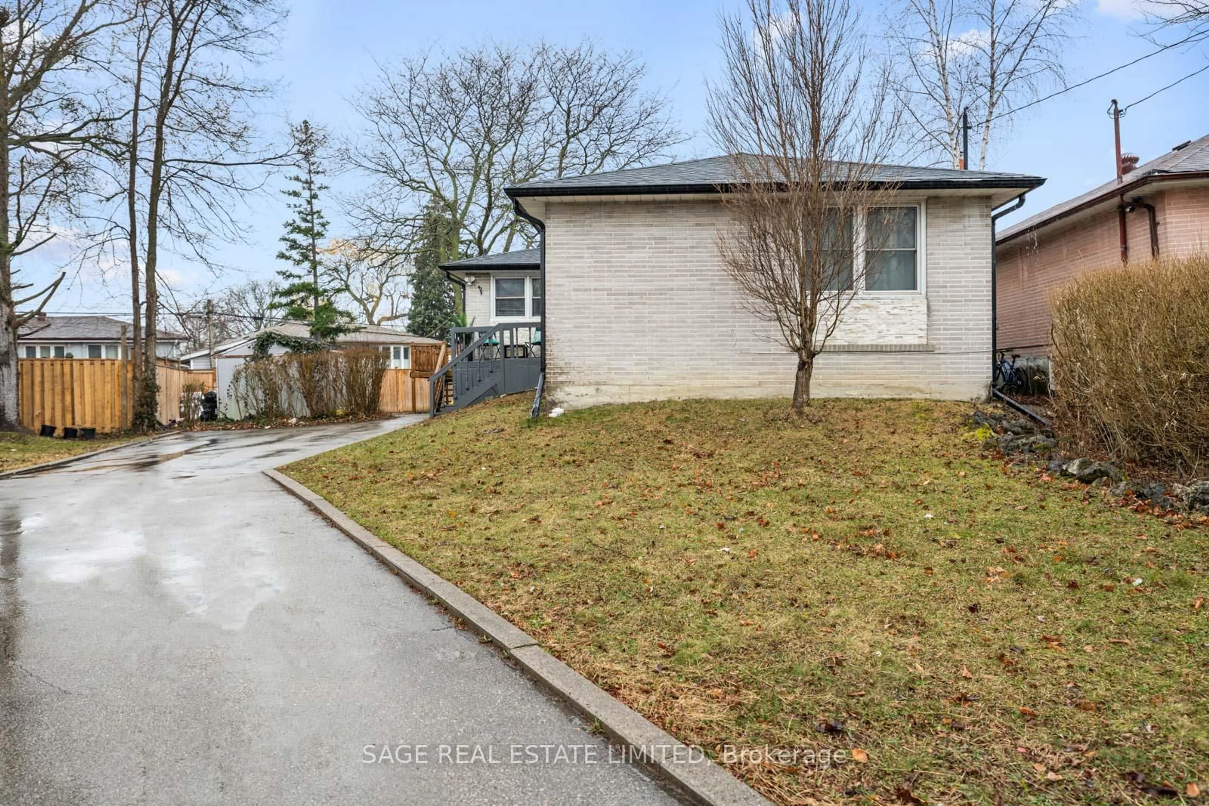 A pic from outside/outdoor area/front of a property/back of a property/a pic from drone, street for 45 Dashwood Cres, Toronto Ontario M9V 2N9