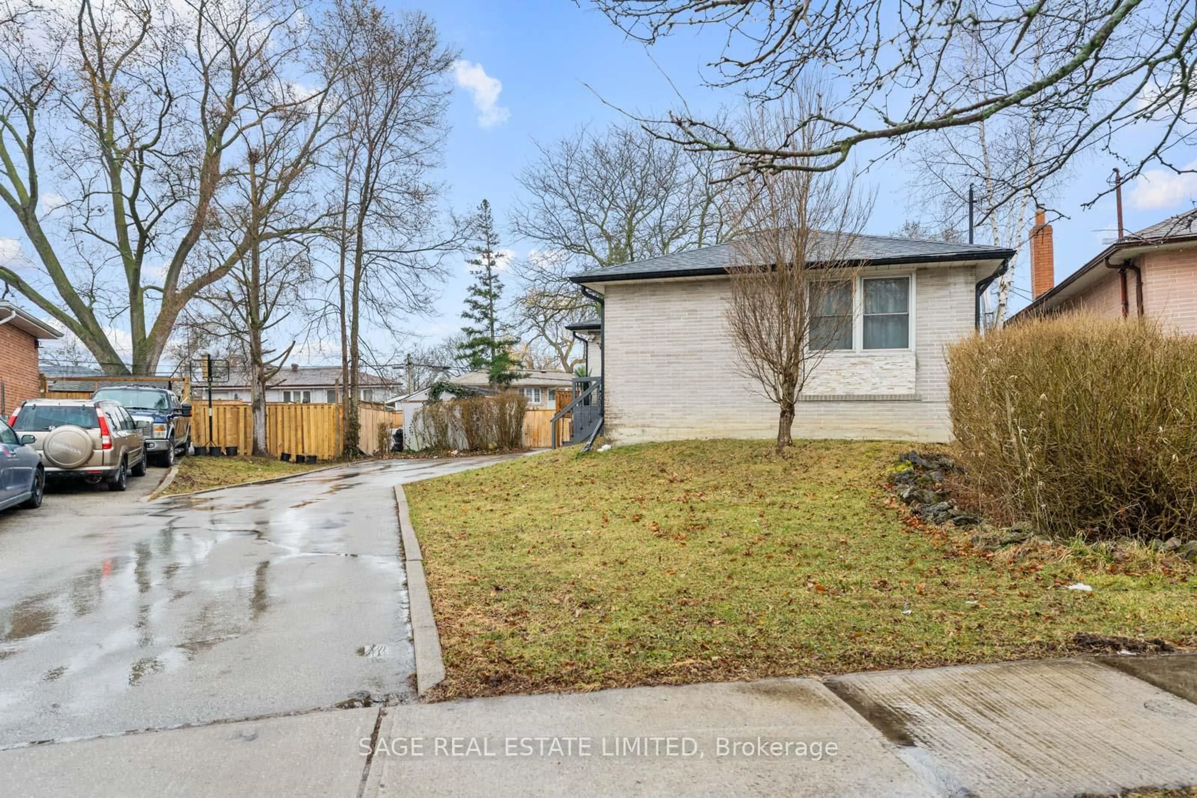 Unknown for 45 Dashwood Cres, Toronto Ontario M9V 2N9