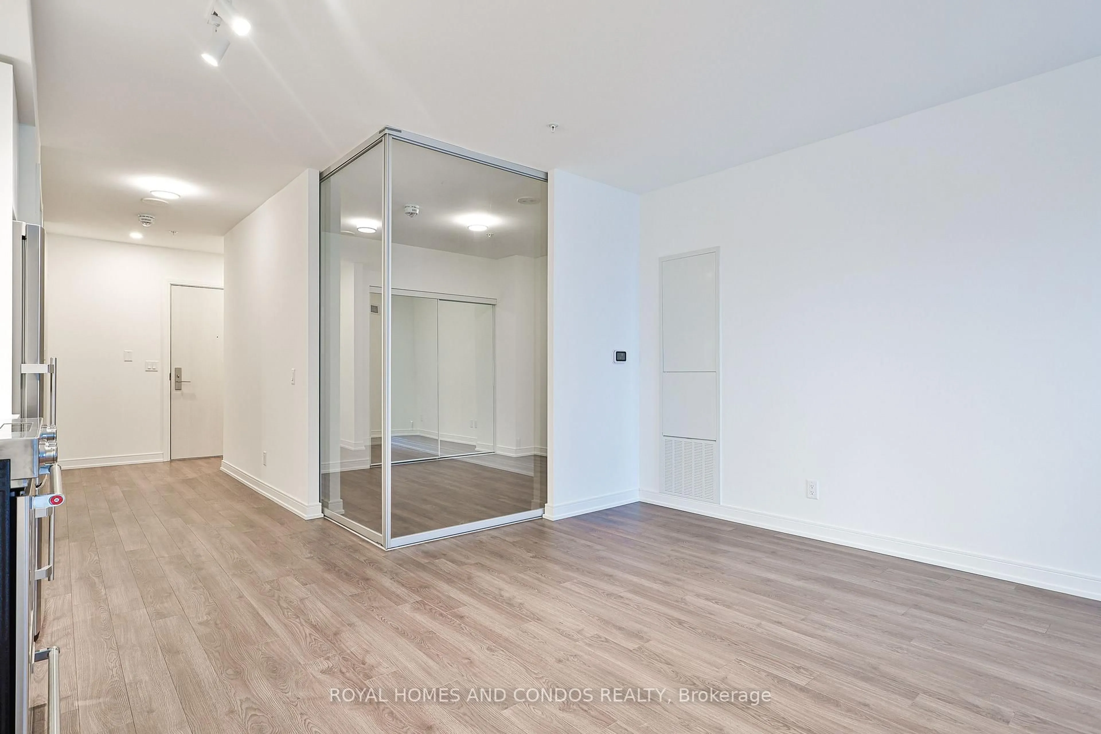 A pic of a room for 30 Samuel Wood Way #402, Toronto Ontario M9B 0C9