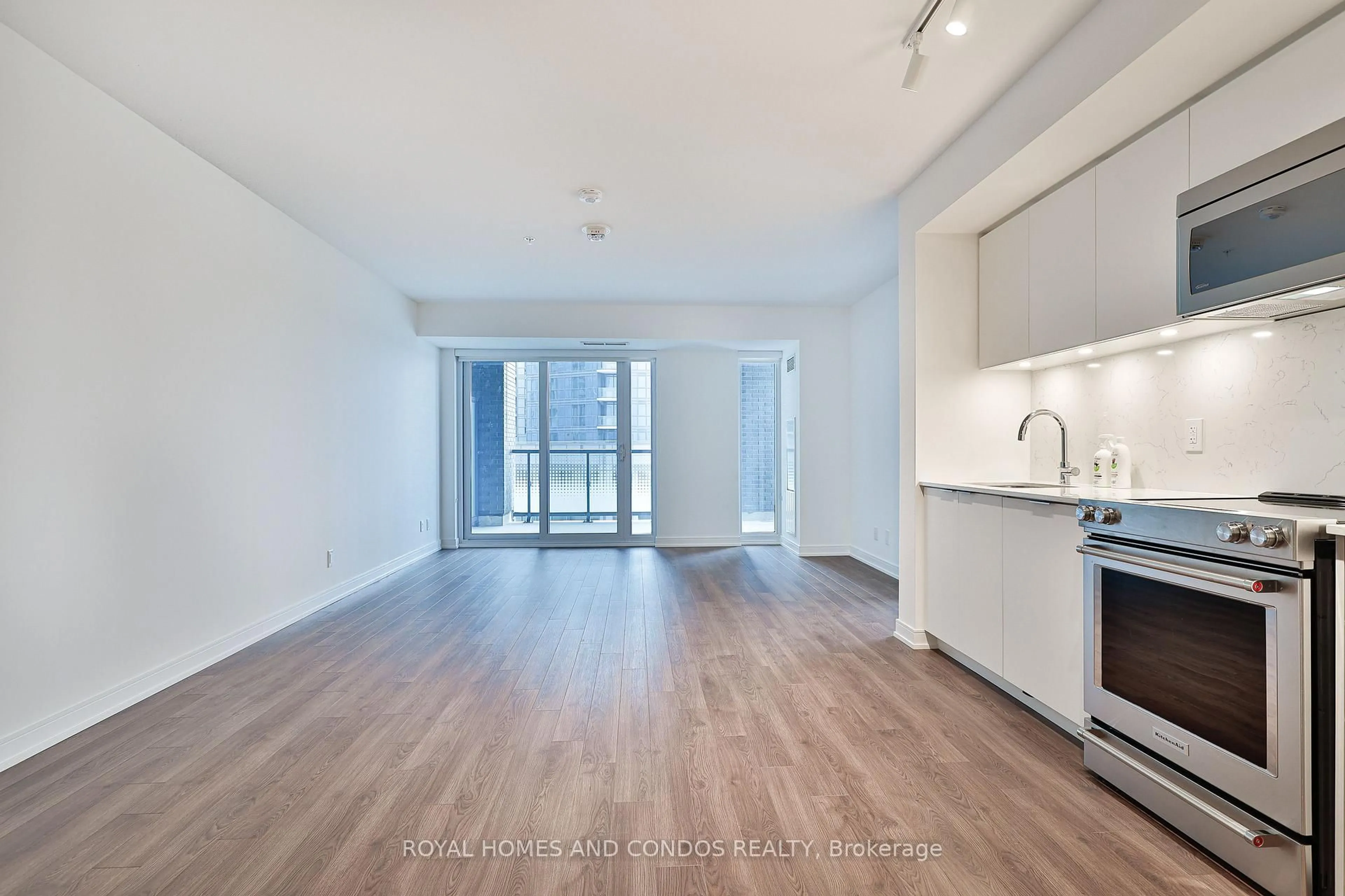 Unknown for 30 Samuel Wood Way #402, Toronto Ontario M9B 0C9