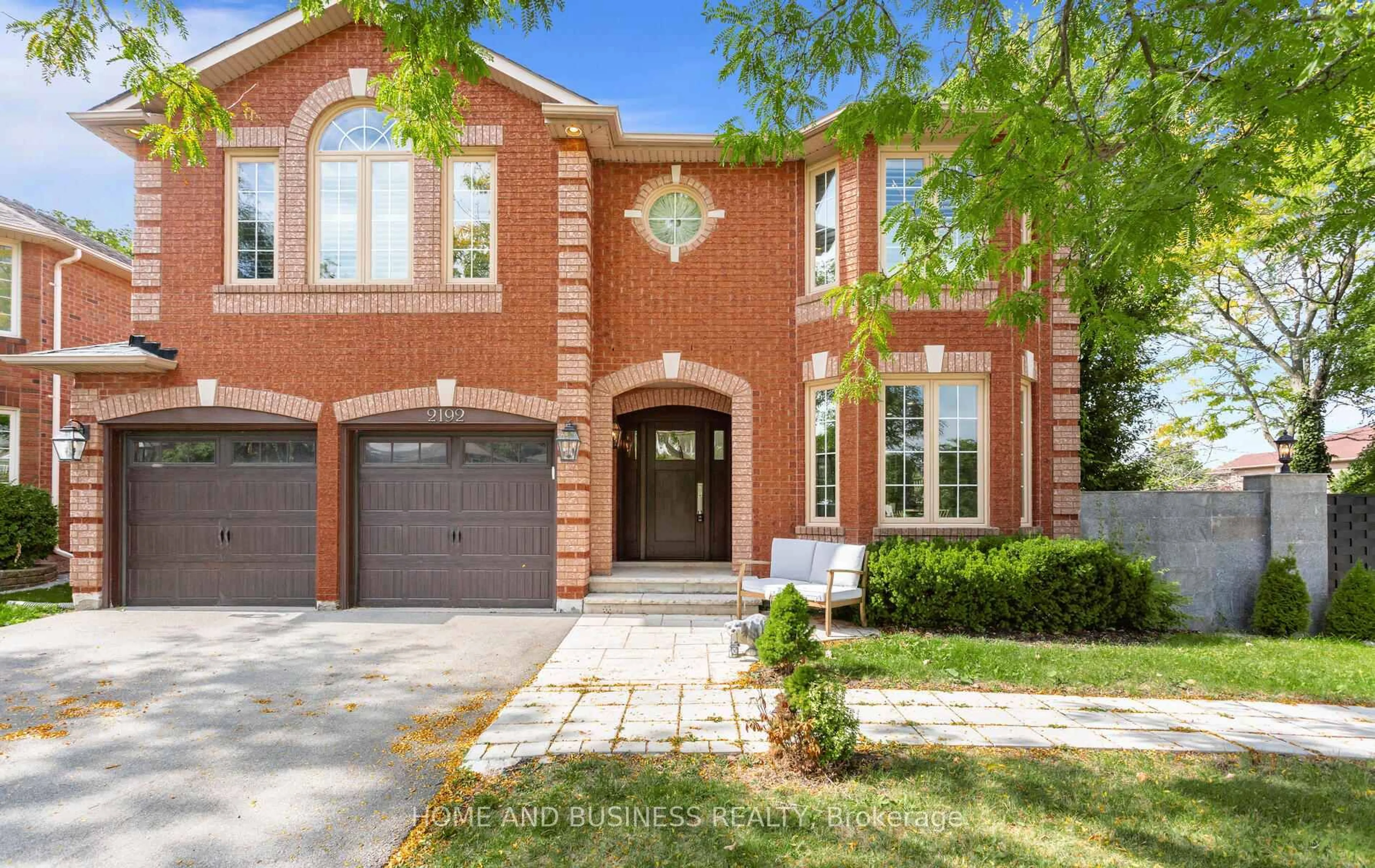 Home with brick exterior material, street for 2192 Oakmead Blvd, Oakville Ontario L6H 6B4