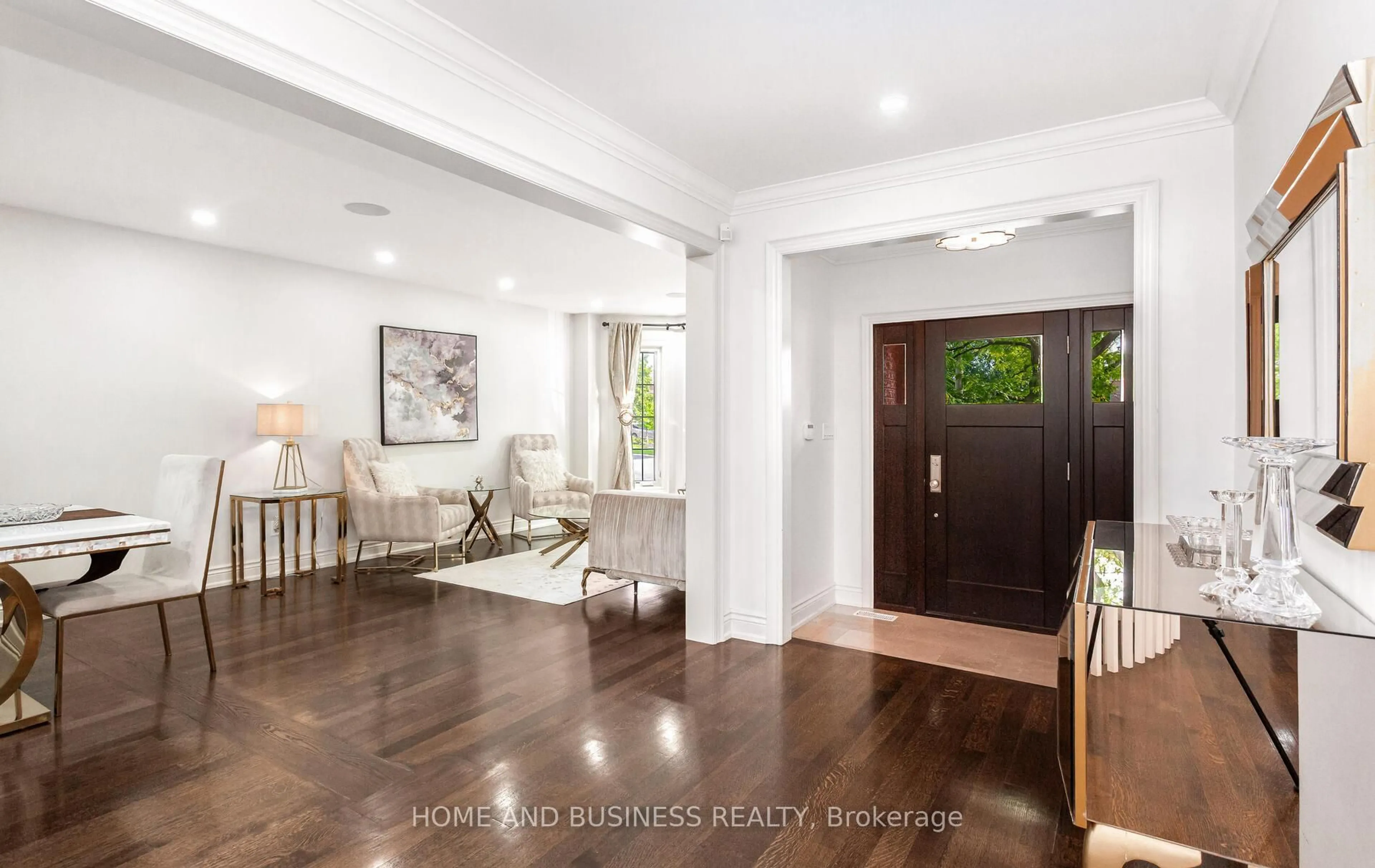 Indoor entryway for 2192 Oakmead Blvd, Oakville Ontario L6H 6B4