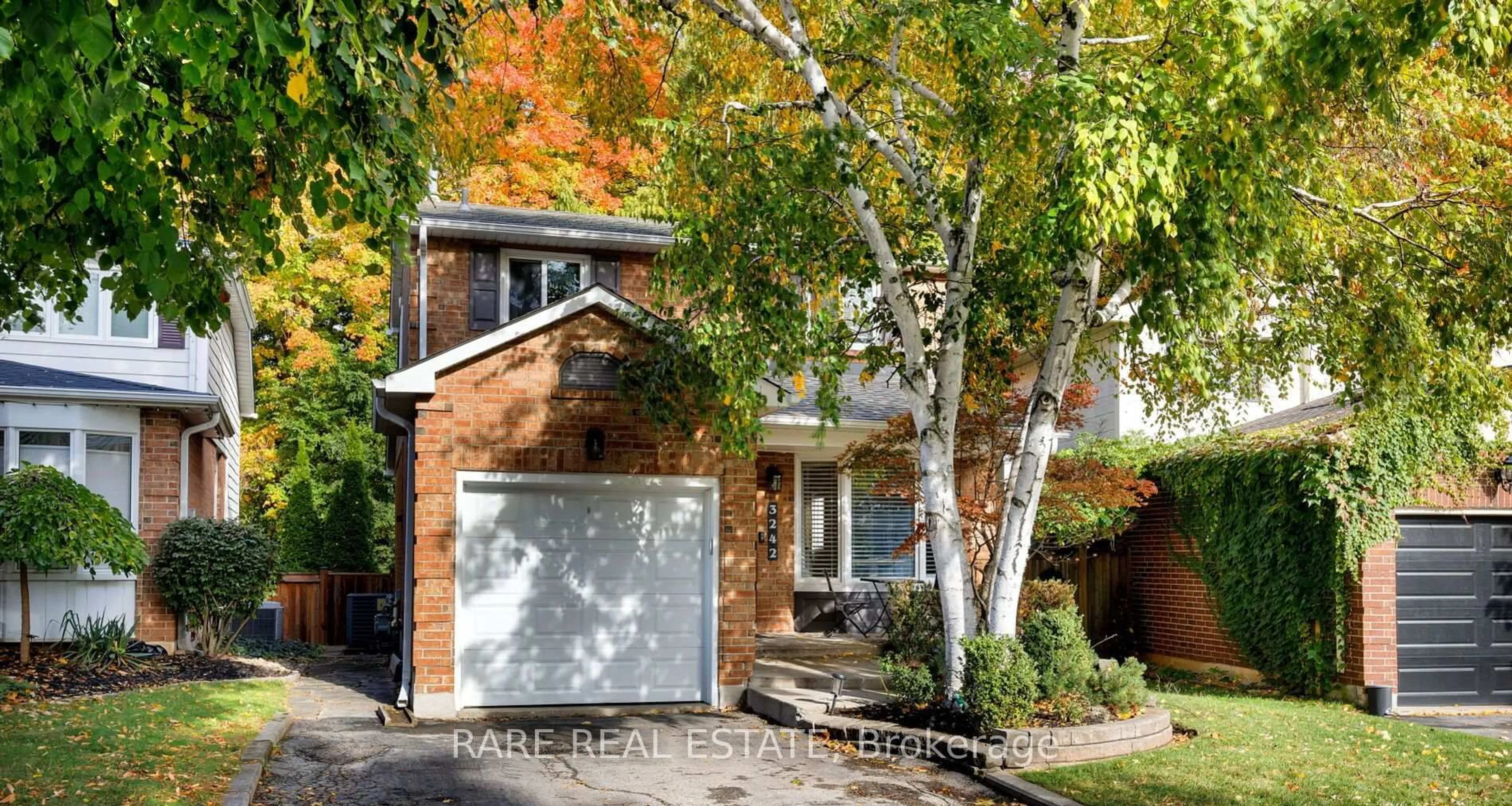 Home with brick exterior material, street for 3242 GREENBOUGH Cres, Burlington Ontario L7M 3A6