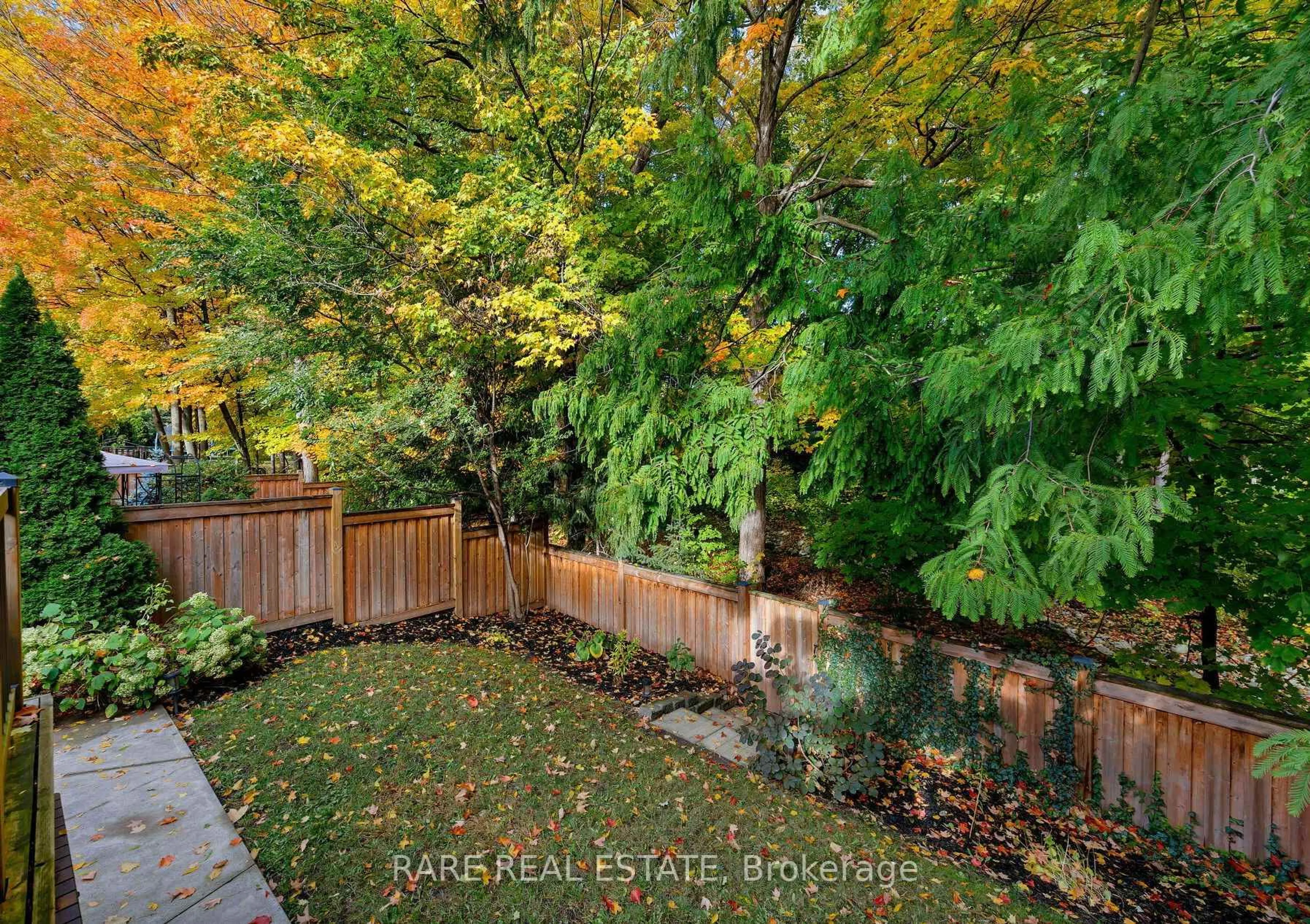 Patio, forest/trees view for 3242 GREENBOUGH Cres, Burlington Ontario L7M 3A6