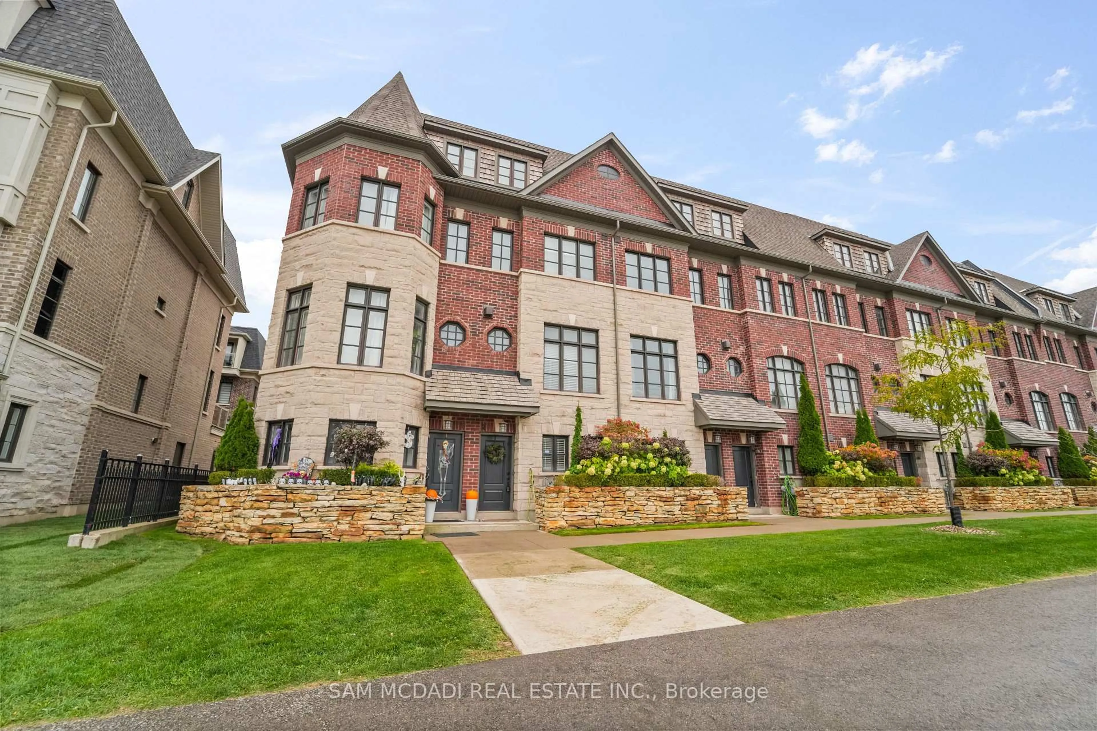 Unknown for 2160 Trafalgar Rd #2, Oakville Ontario L6H 0N3