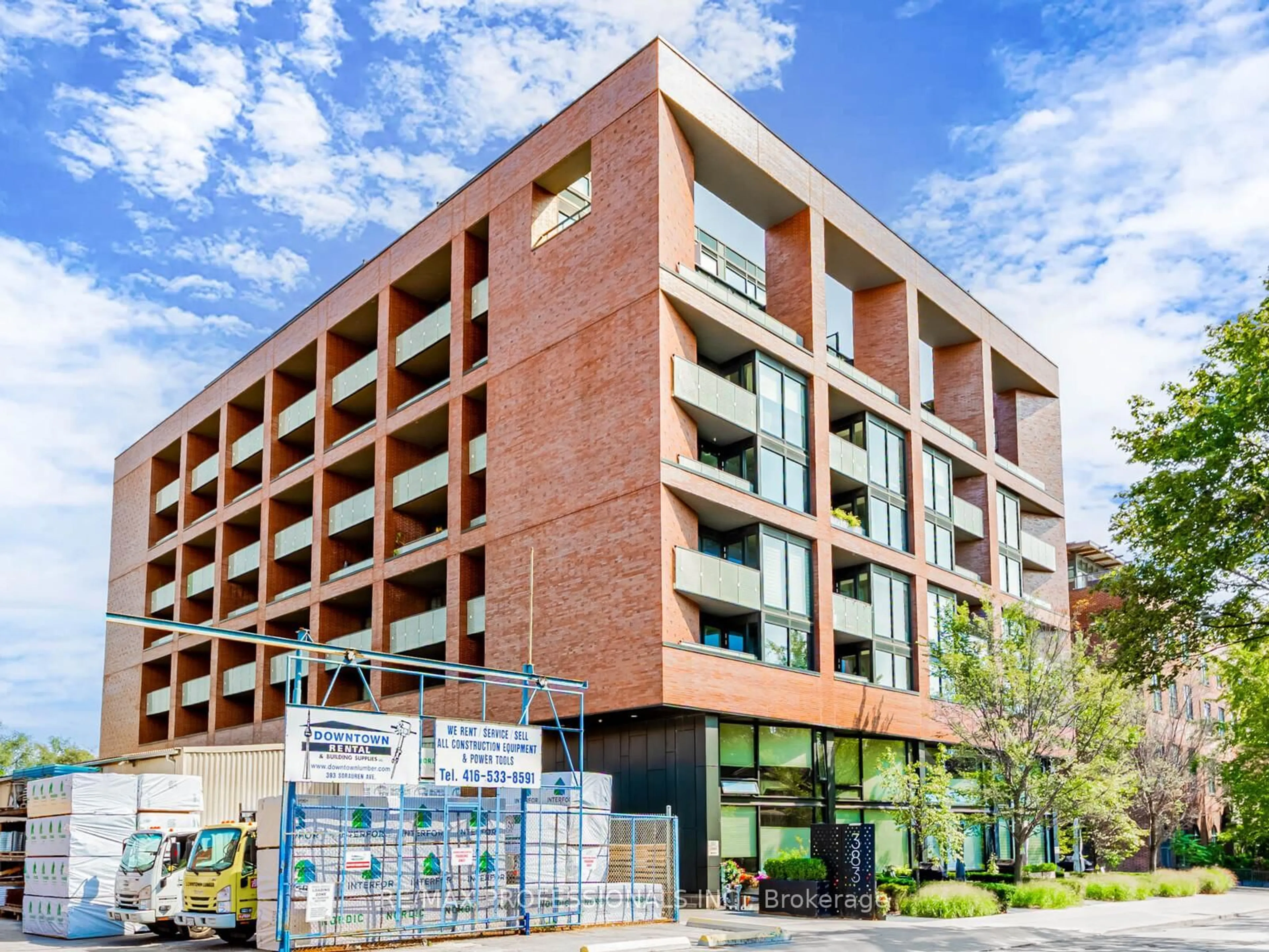 Home with brick exterior material, building for 383 Sorauren Ave #401, Toronto Ontario M6R 0A4