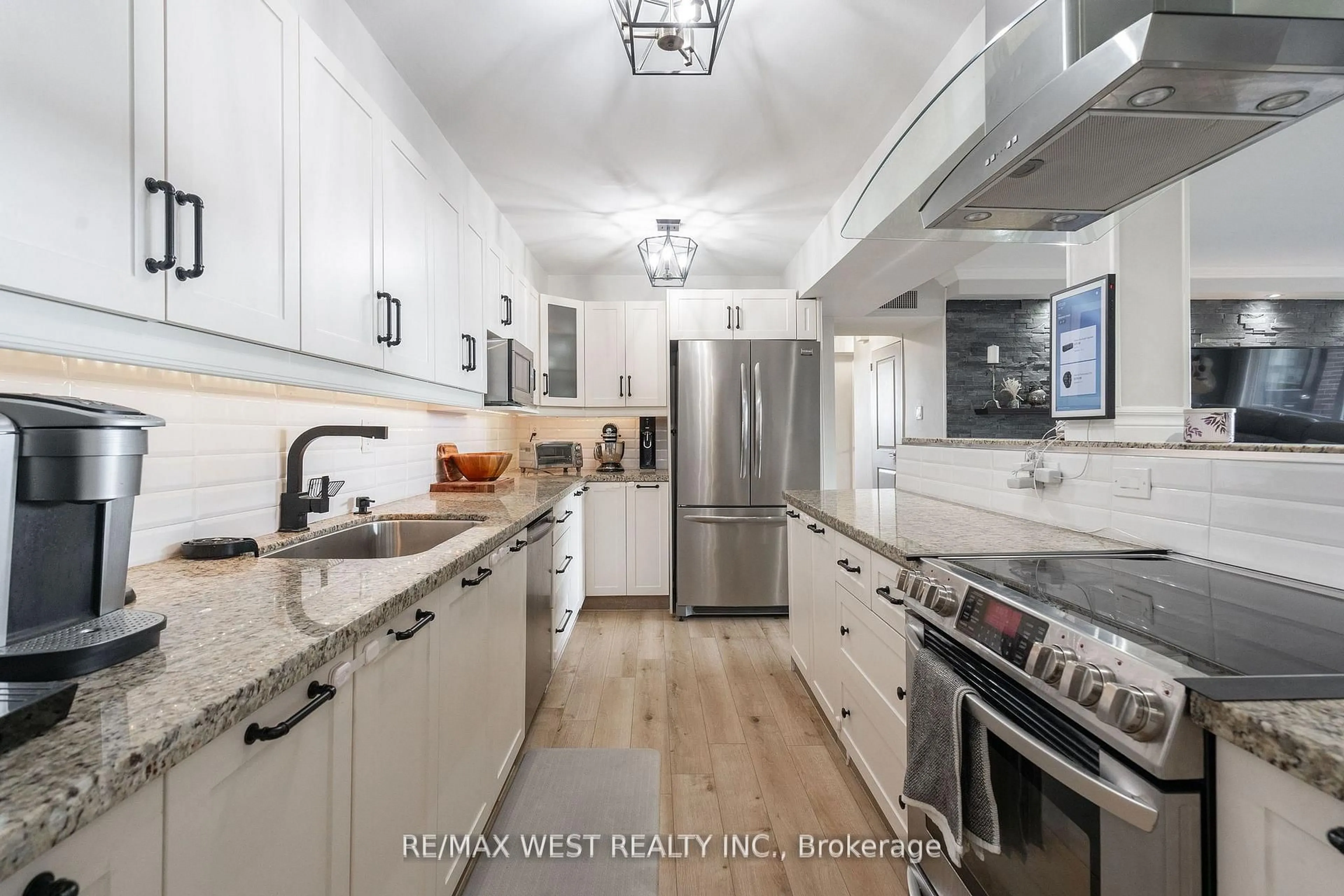 Contemporary kitchen, ceramic/tile floor for 61 Richview Rd #1603, Toronto Ontario M9A 4M8