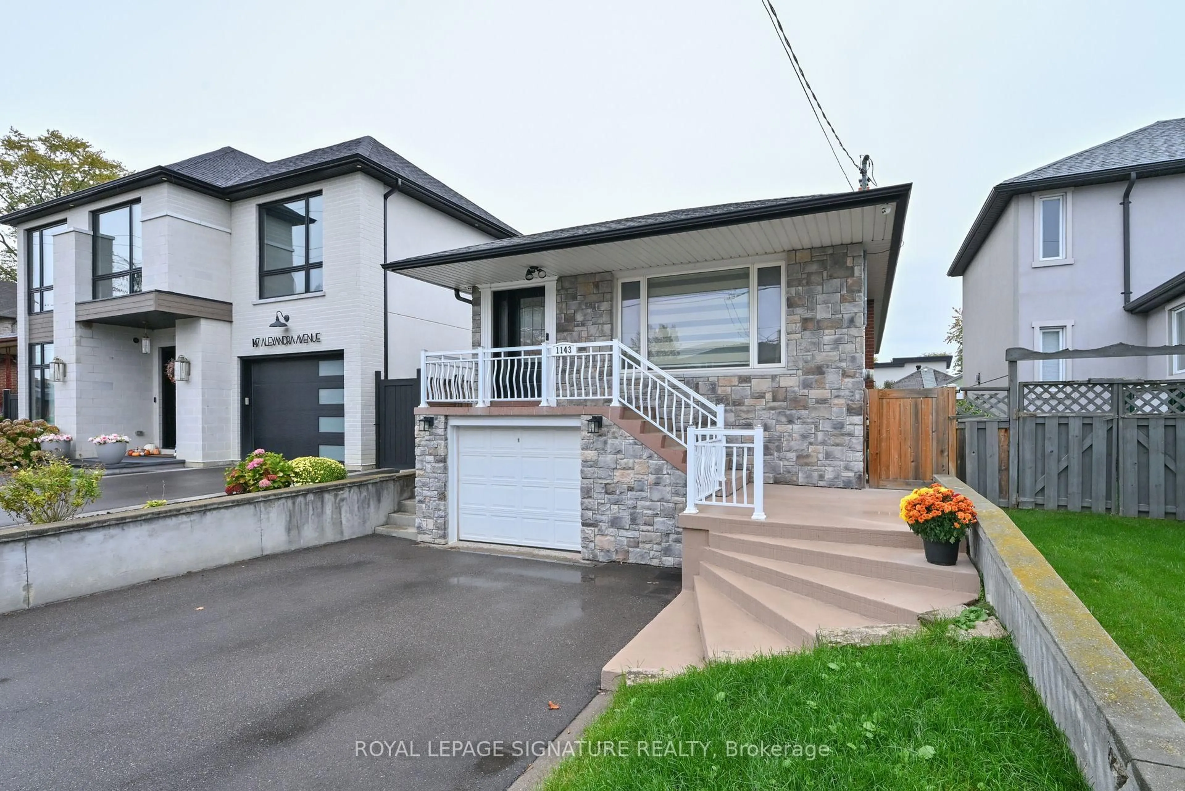 Unknown for 1143 Alexandra Ave, Mississauga Ontario L5E 2A4