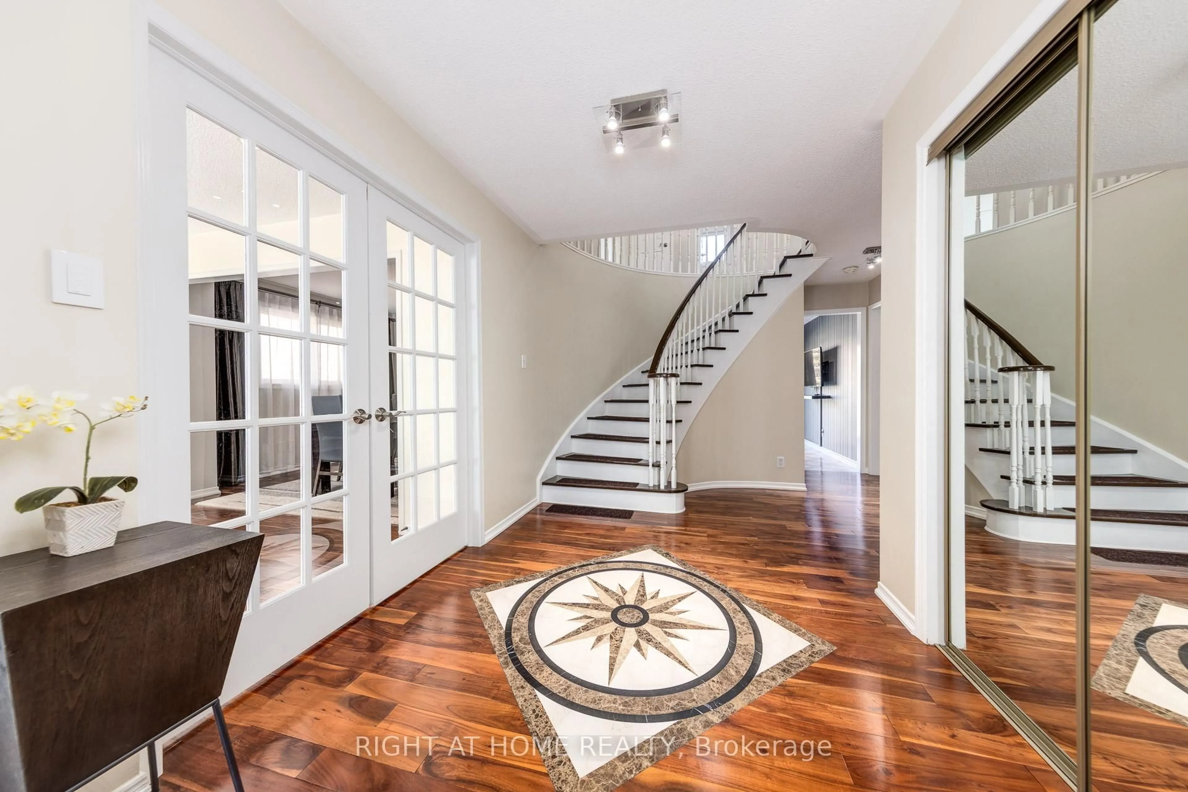 Indoor entryway for 223 River Oaks Blvd, Oakville Ontario L6H 3V2