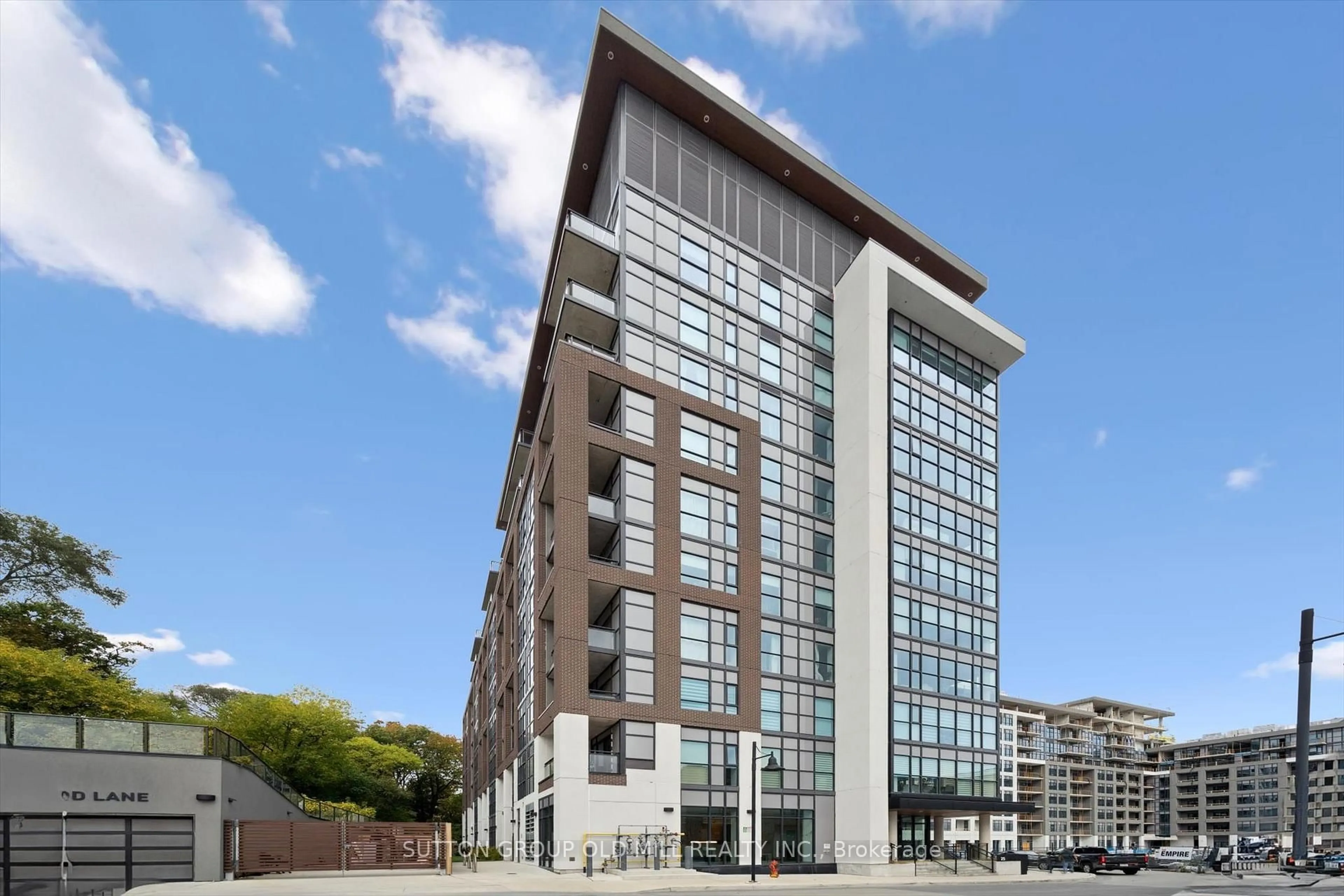 Indoor foyer for 25 Neighbourhood Lane #101, Toronto Ontario M6P 1Z9